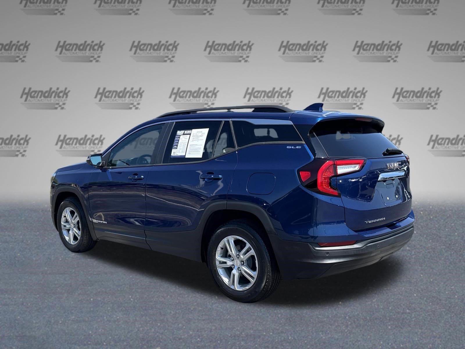 2023 GMC Terrain SLE photo 3