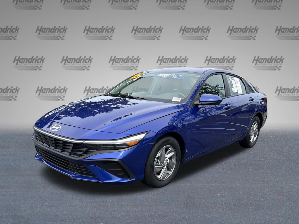 Used 2025 Hyundai Elantra SE Sedan