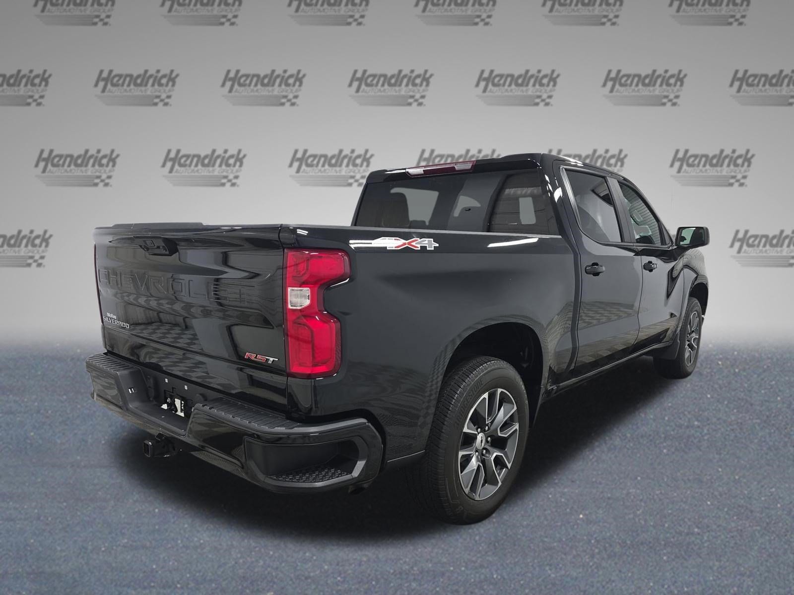 2023 Chevrolet Silverado 1500 RST photo 4