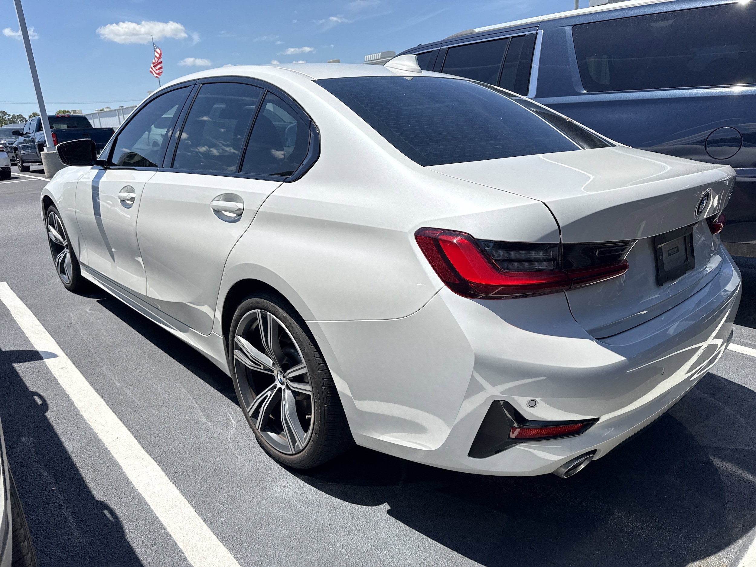 2022 BMW 3 Series 330i photo 6