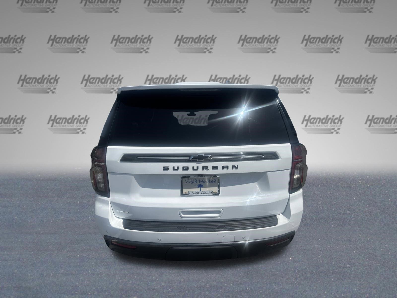 2022 Chevrolet Suburban RST photo 3