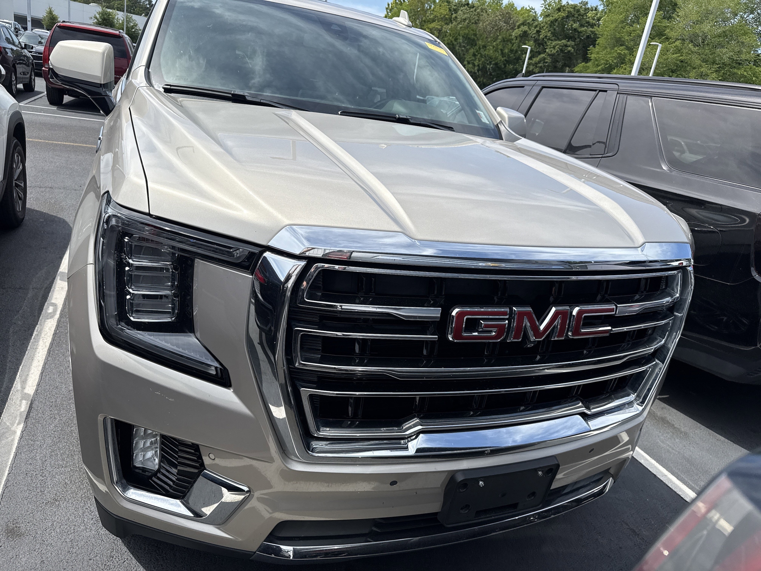 2021 GMC Yukon XL SLT photo 3
