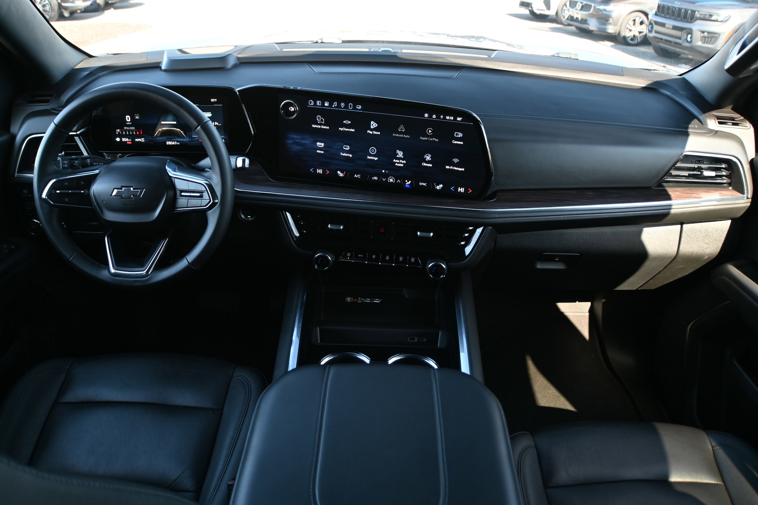 2025 Chevrolet Tahoe Z71 photo 2