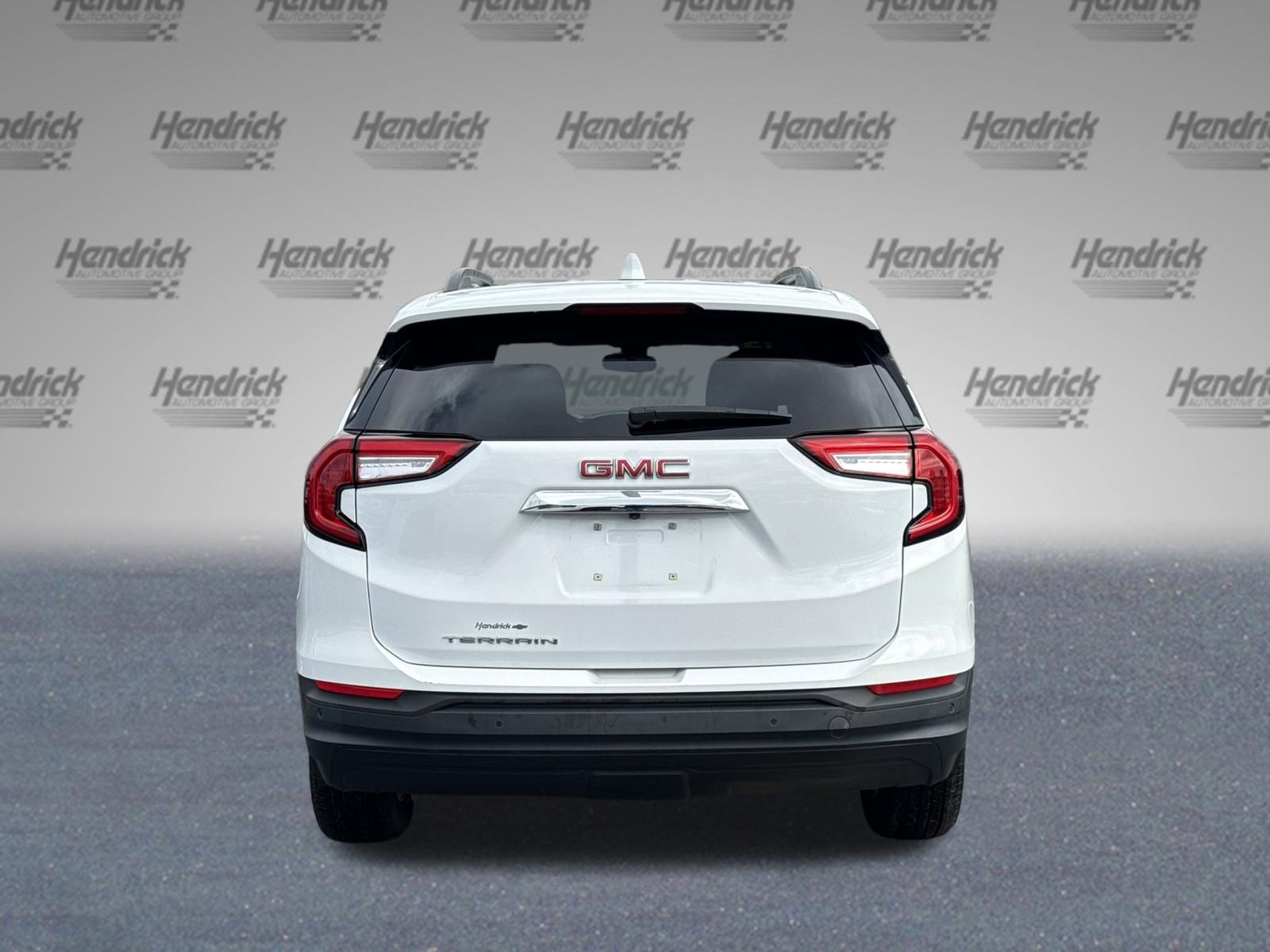 2023 GMC Terrain SLE photo 3