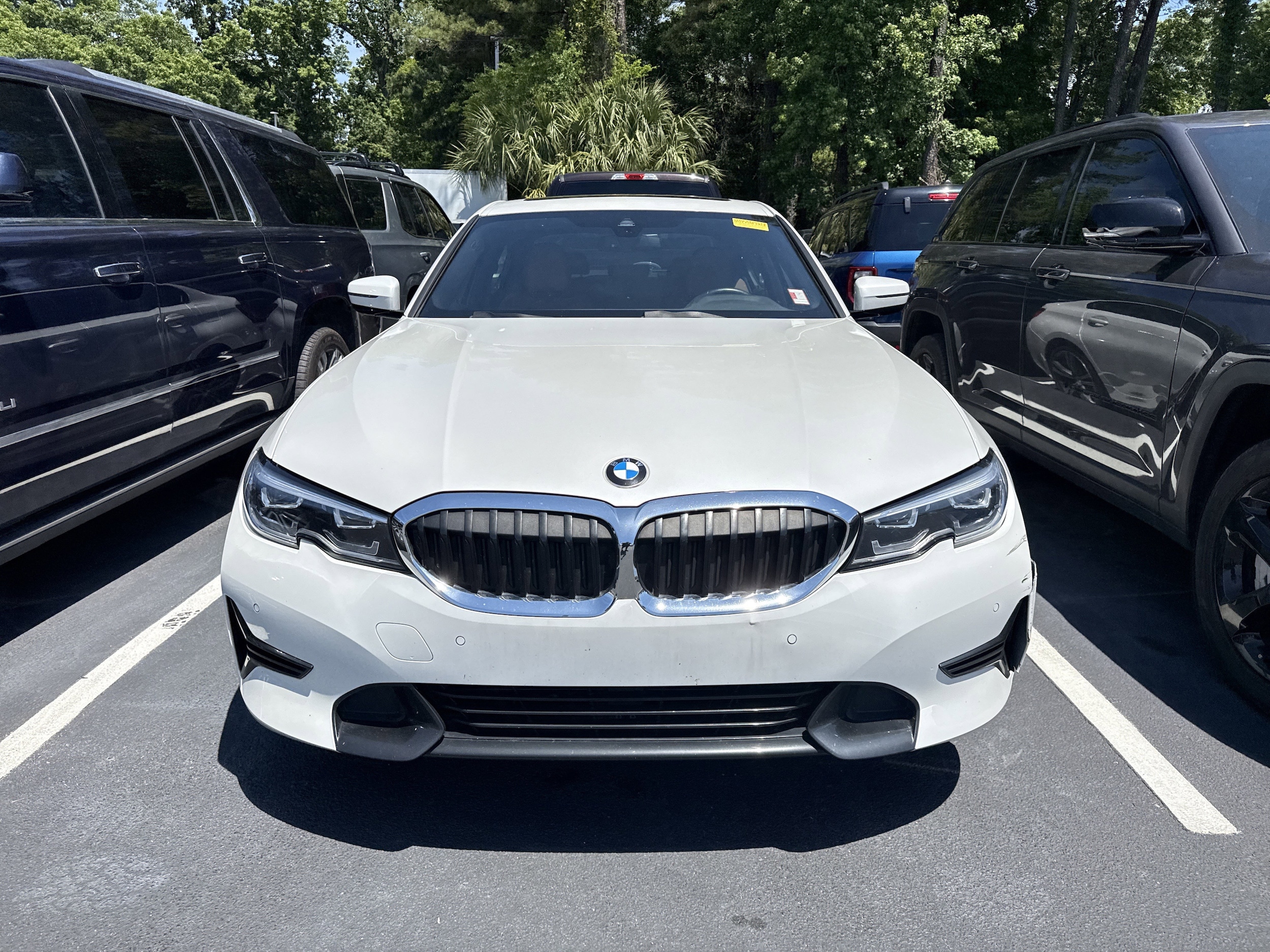 2022 BMW 3 Series 330i photo 2