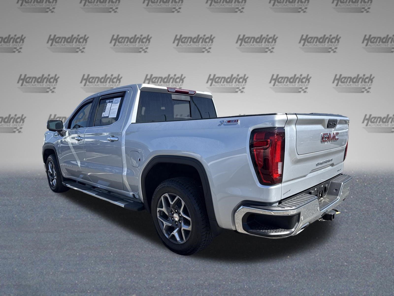 2022 GMC Sierra 1500 SLT photo 6