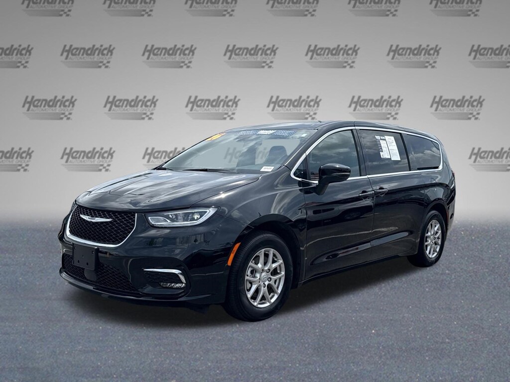 Used 2026 Chrysler Pacifica Select Minivan