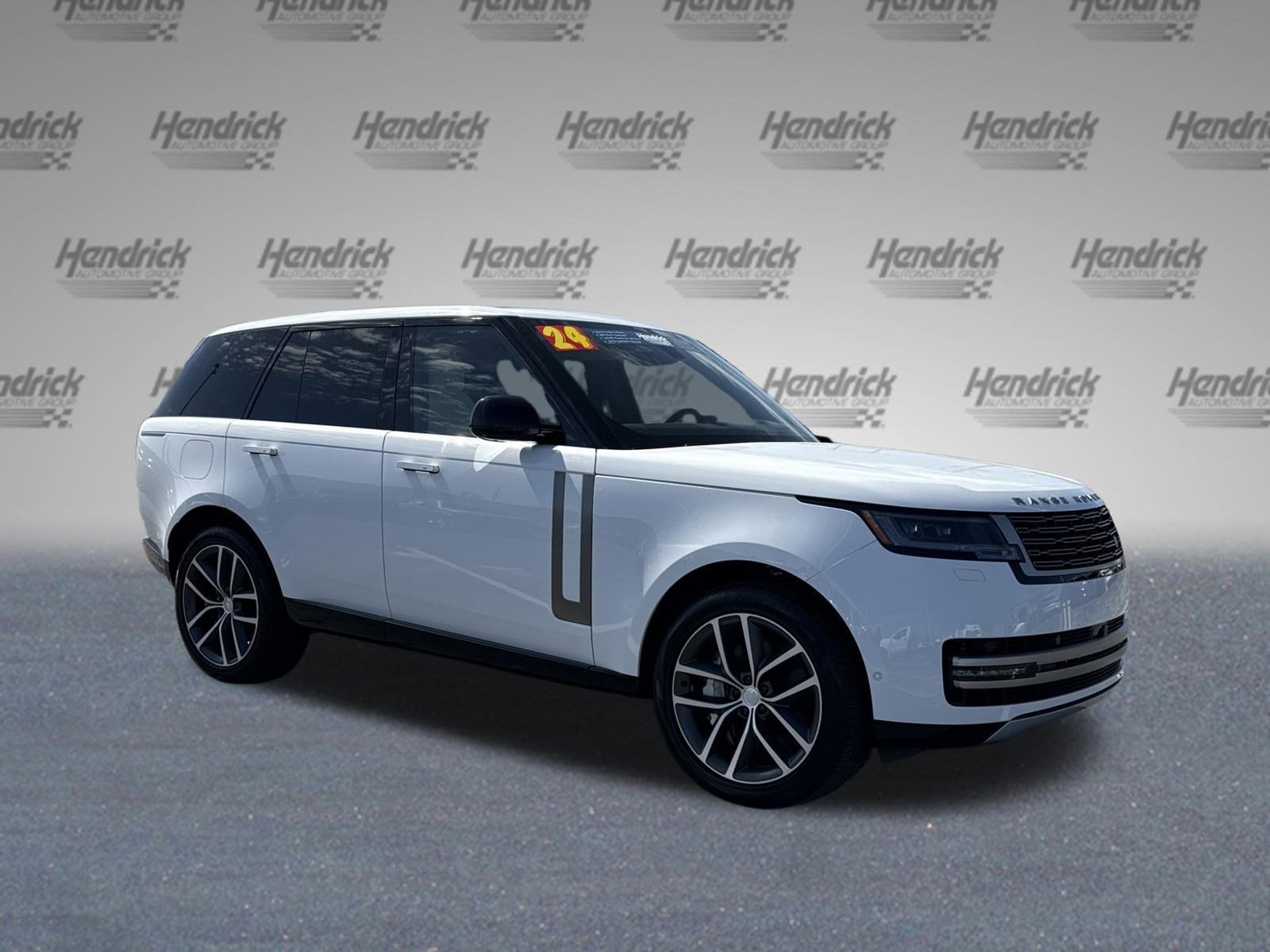 2024 Land Rover Range Rover SE photo 4