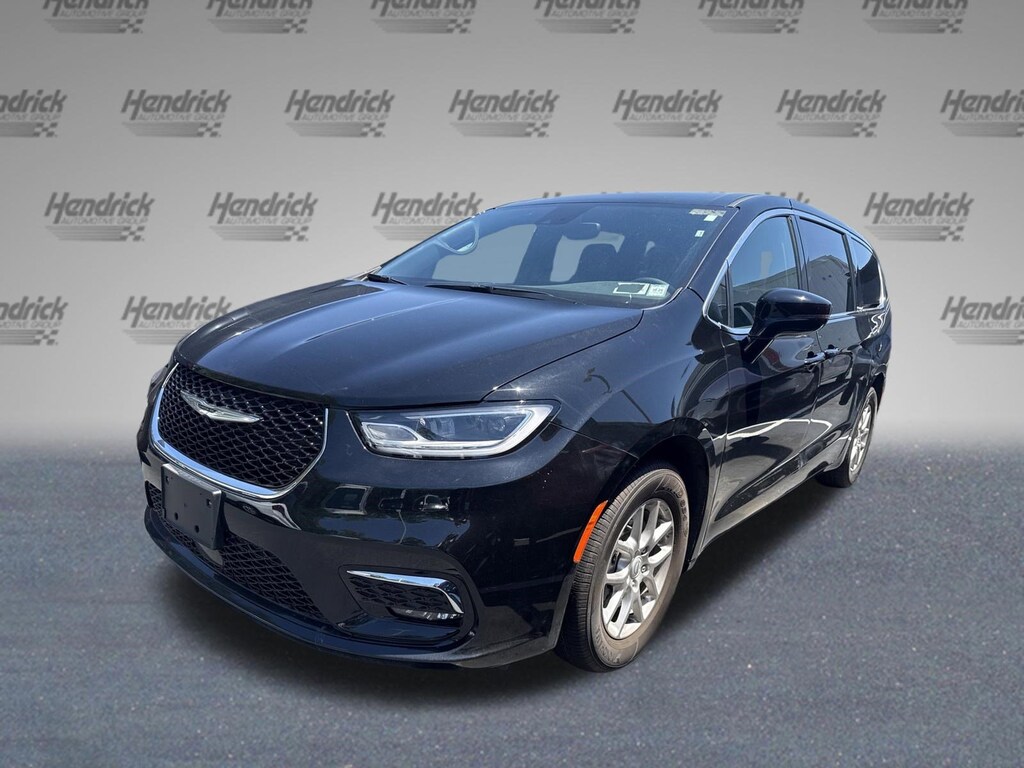 Used 2026 Chrysler Pacifica Select Minivan