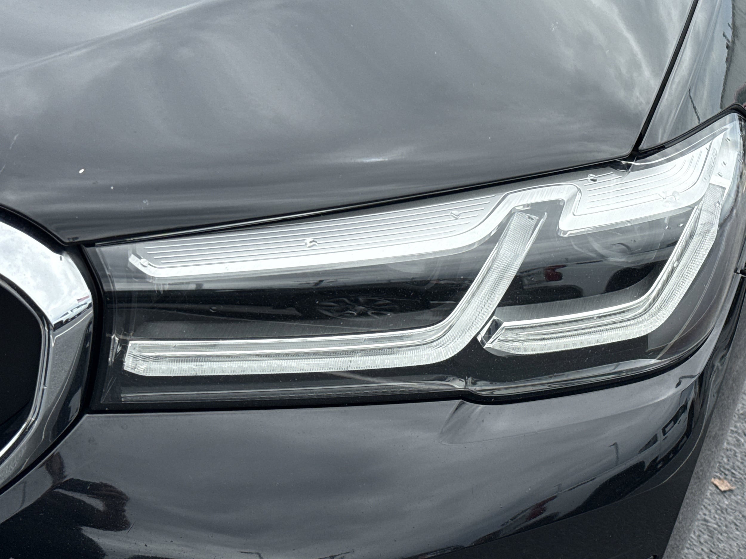 2021 BMW 5 Series 530i photo 4