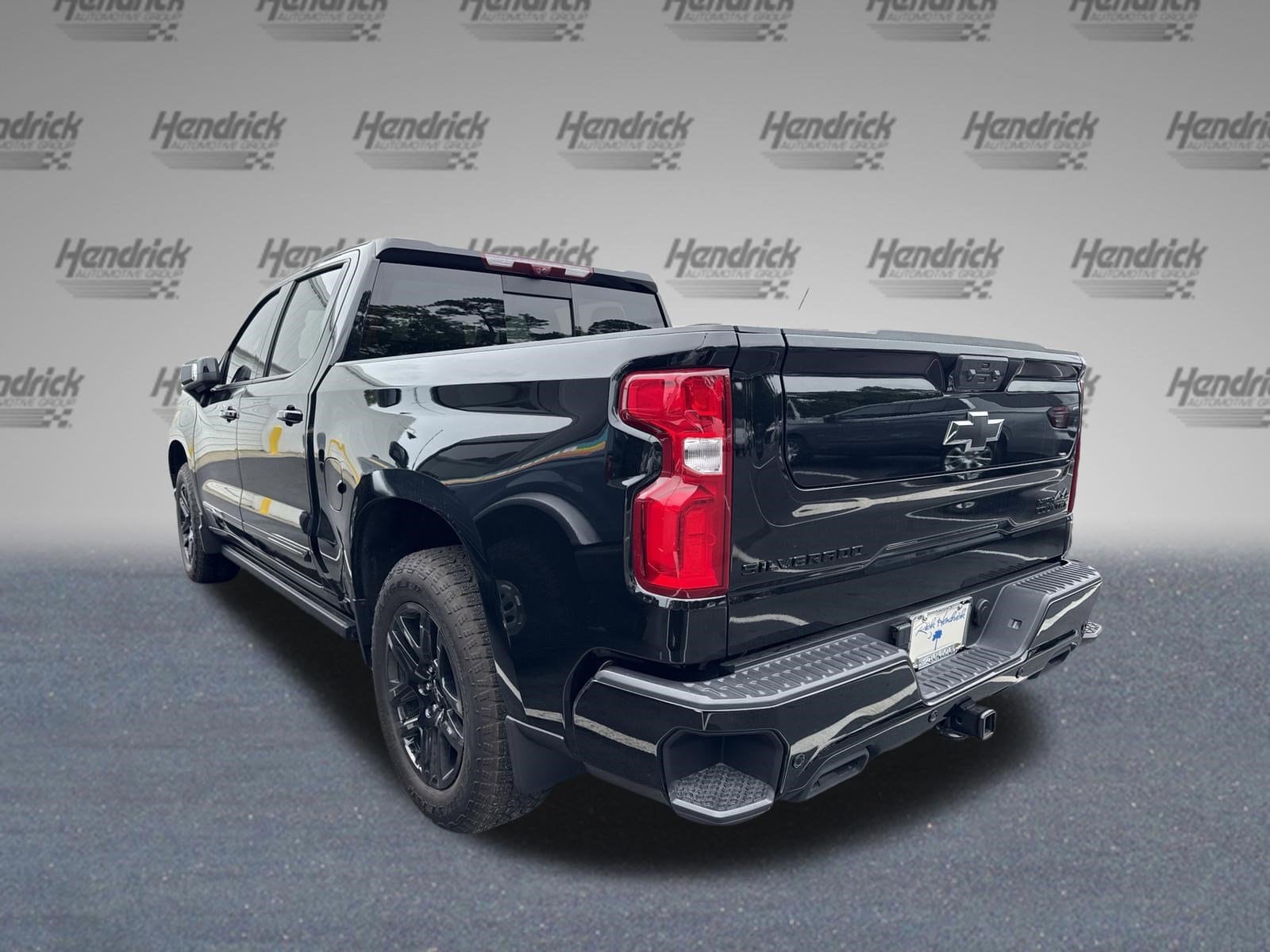 2025 Chevrolet Silverado 1500 High Country photo 6