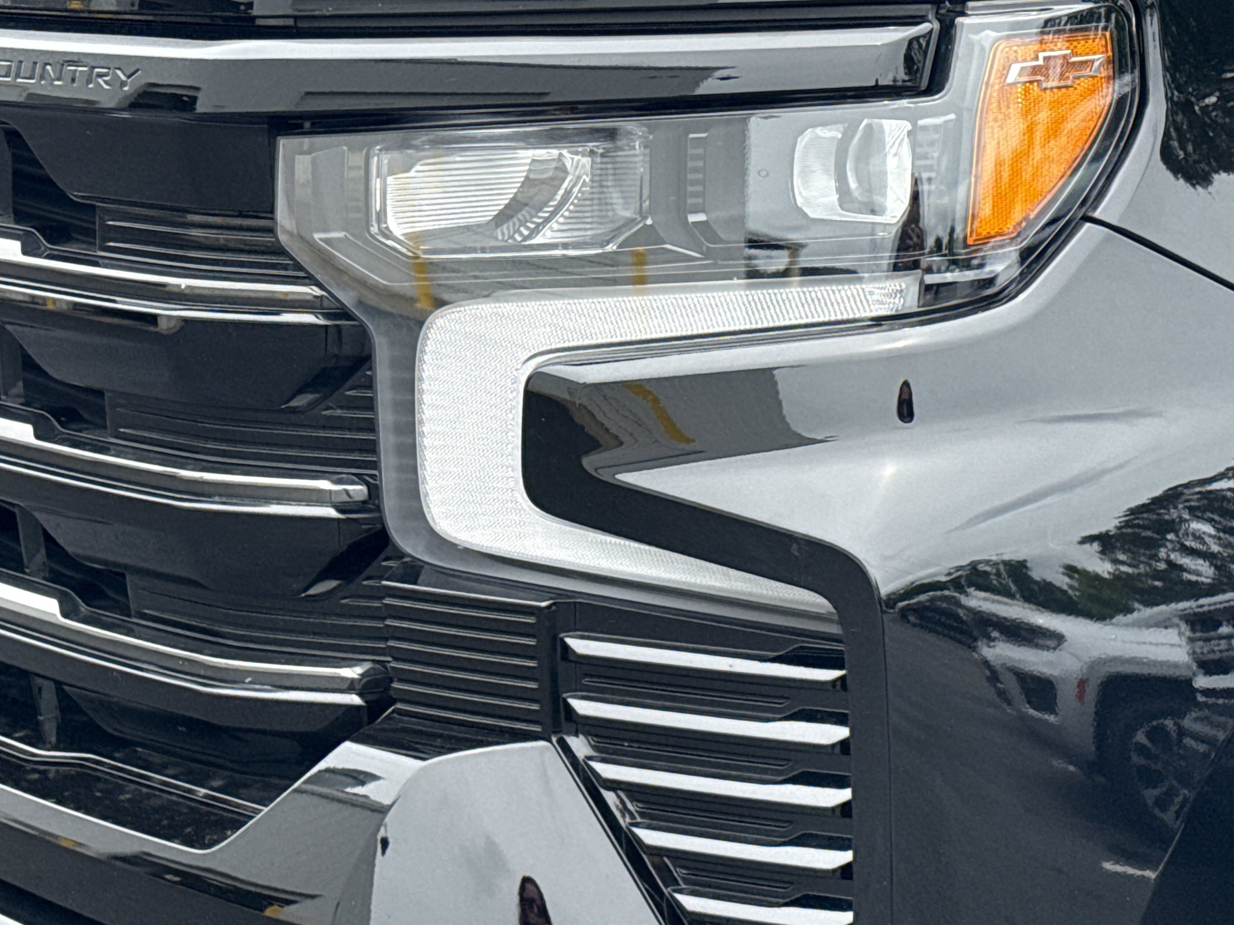 2025 Chevrolet Silverado 1500 High Country photo 5