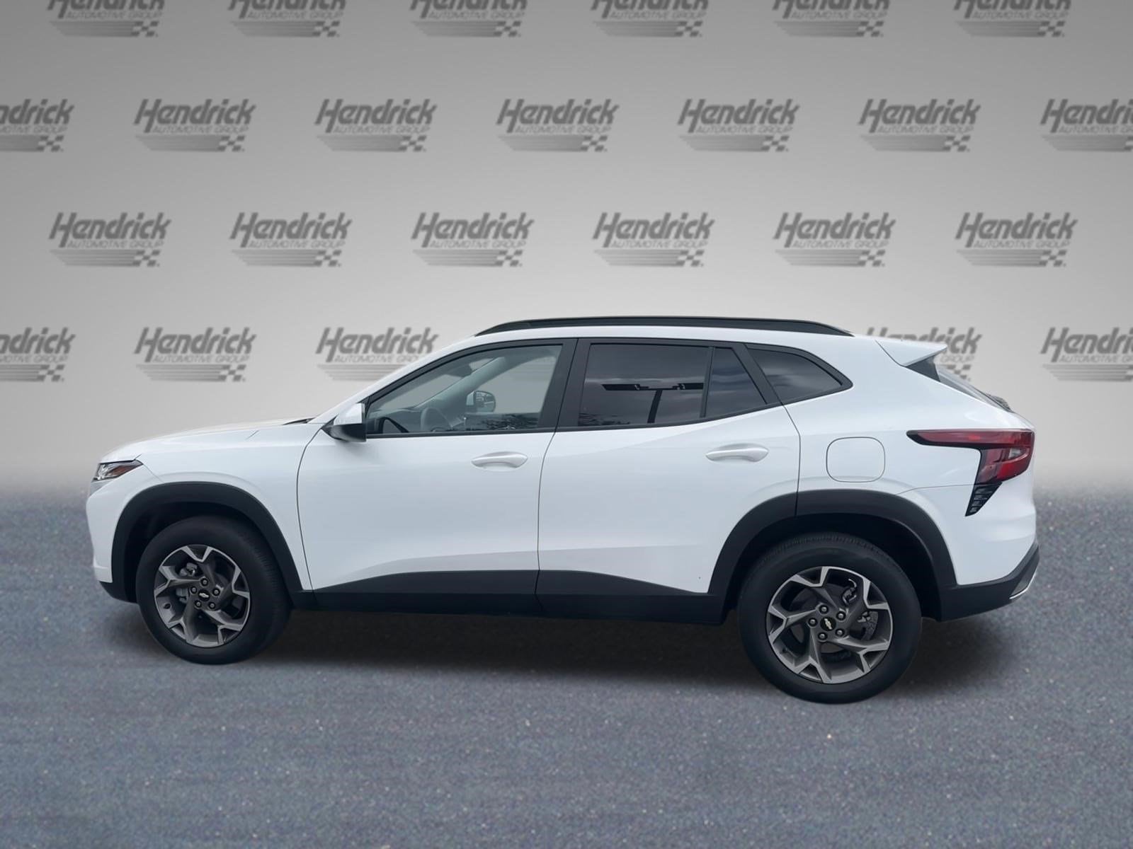 2025 Chevrolet Trax LT photo 6