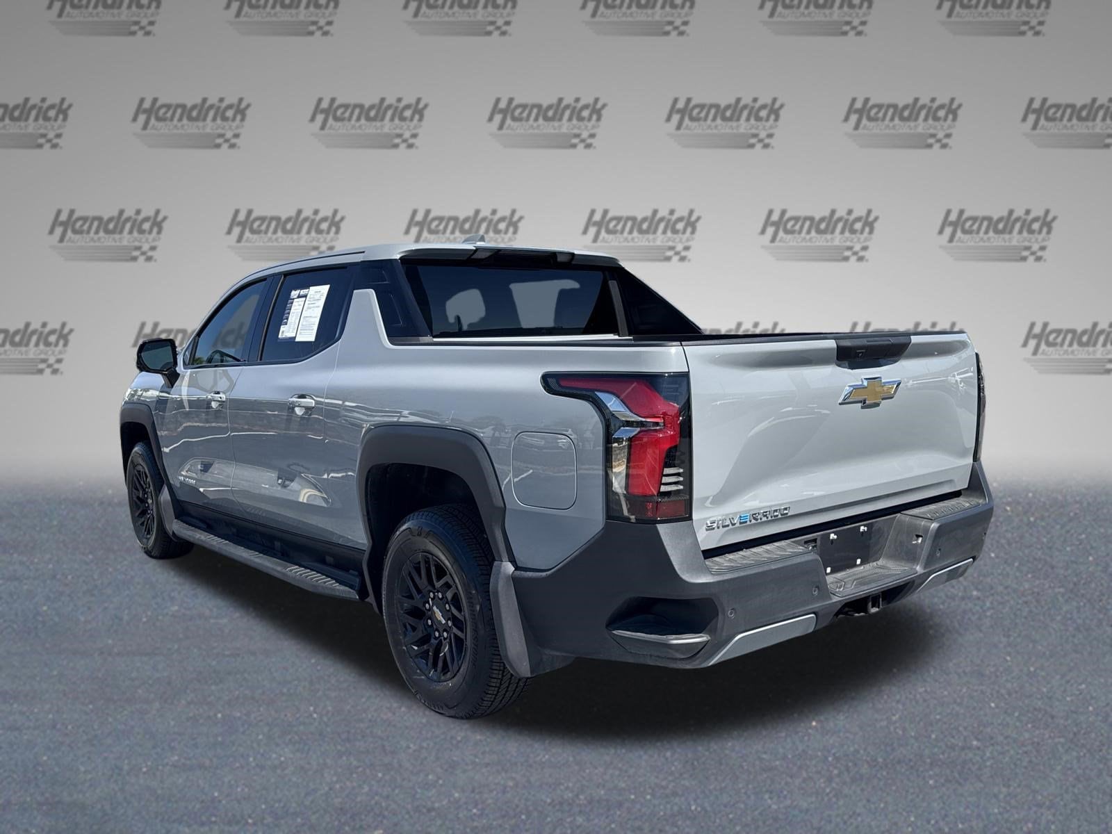 2026 Chevrolet Silverado EV Standard Range LT photo 6