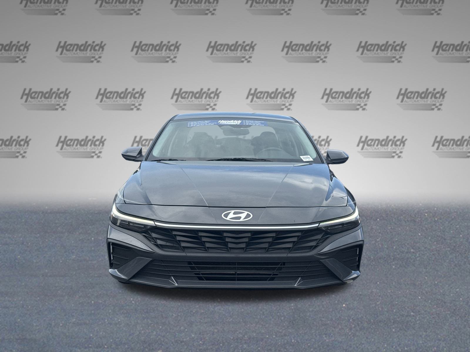 2024 Hyundai Elantra SEL photo 2