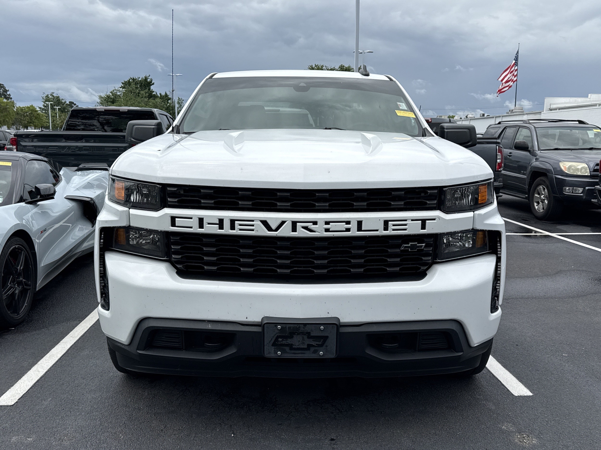 2021 Chevrolet Silverado 1500 Custom photo 2