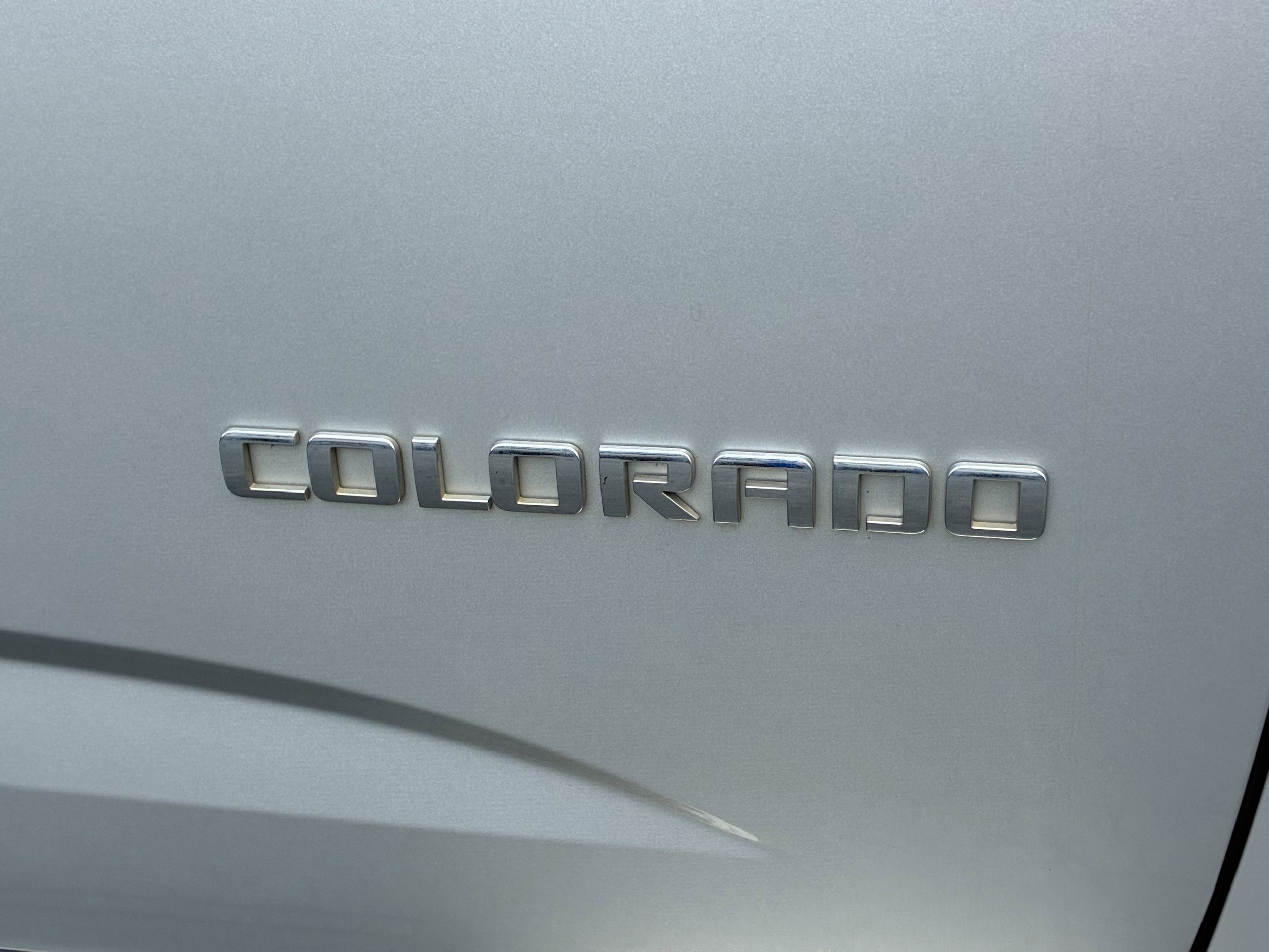 2019 Chevrolet Colorado 2WD LT photo 3