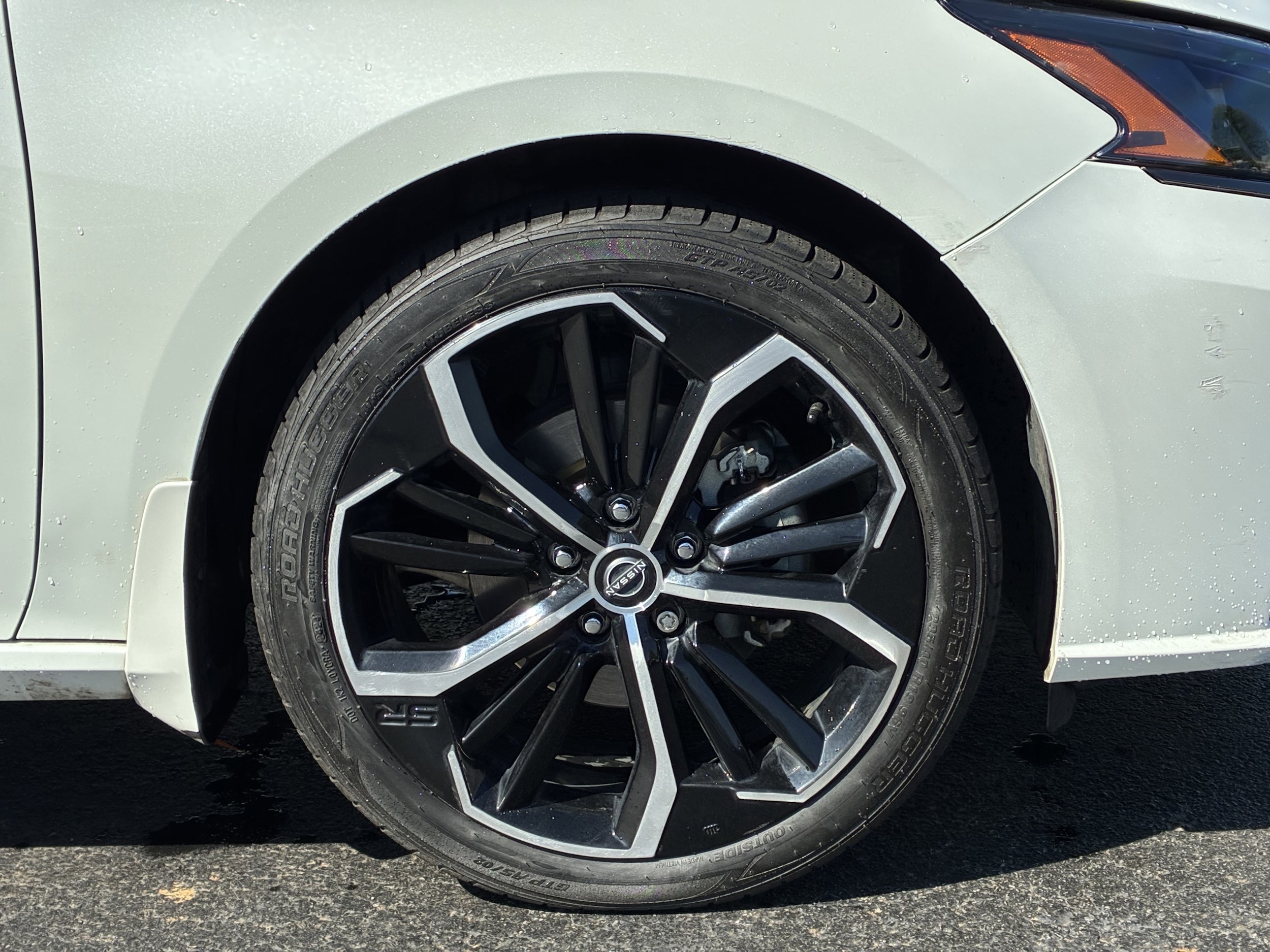 2023 Nissan Altima 2.5 SR photo 5