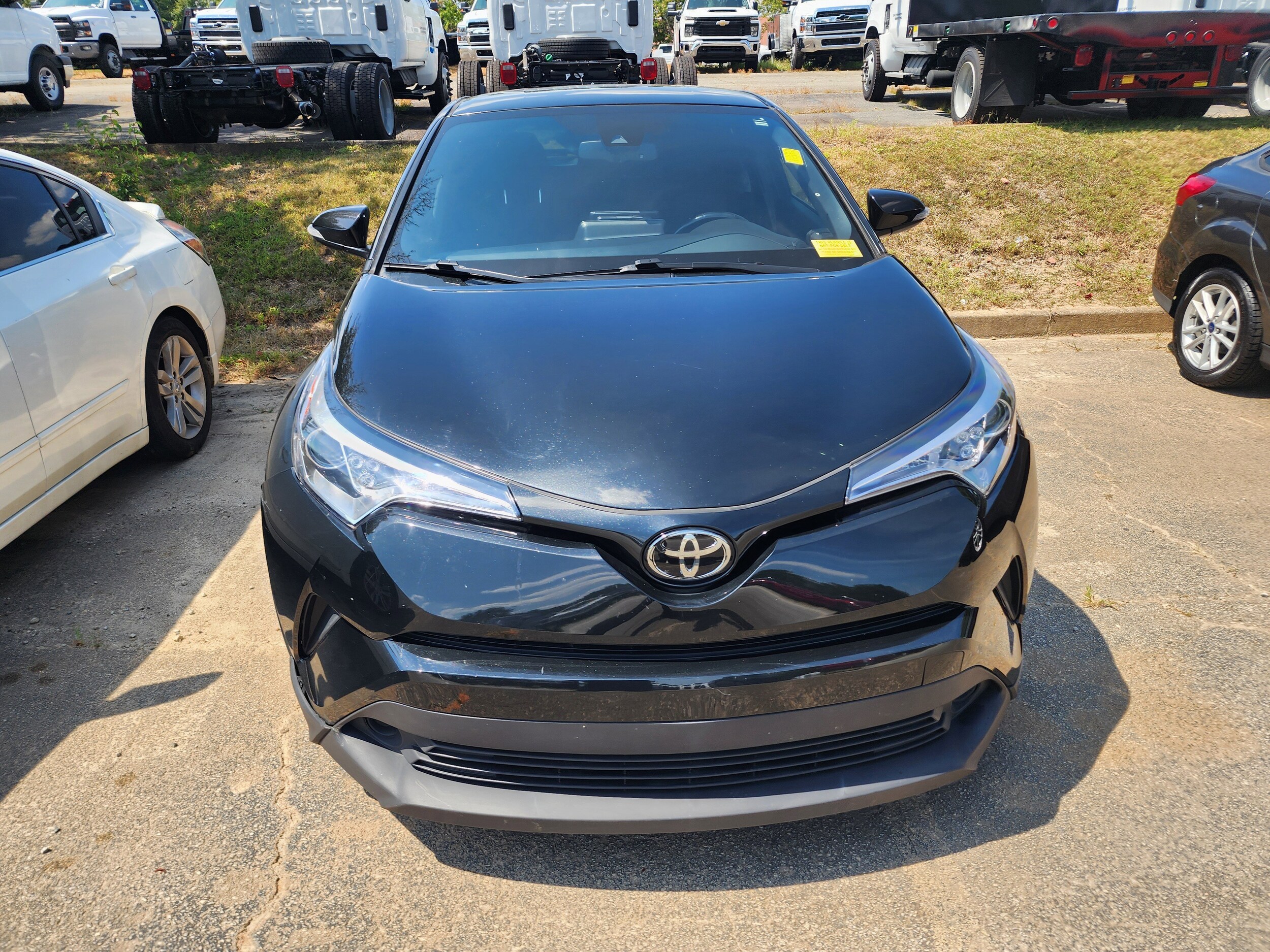 2018 Toyota C-HR XLE photo 2