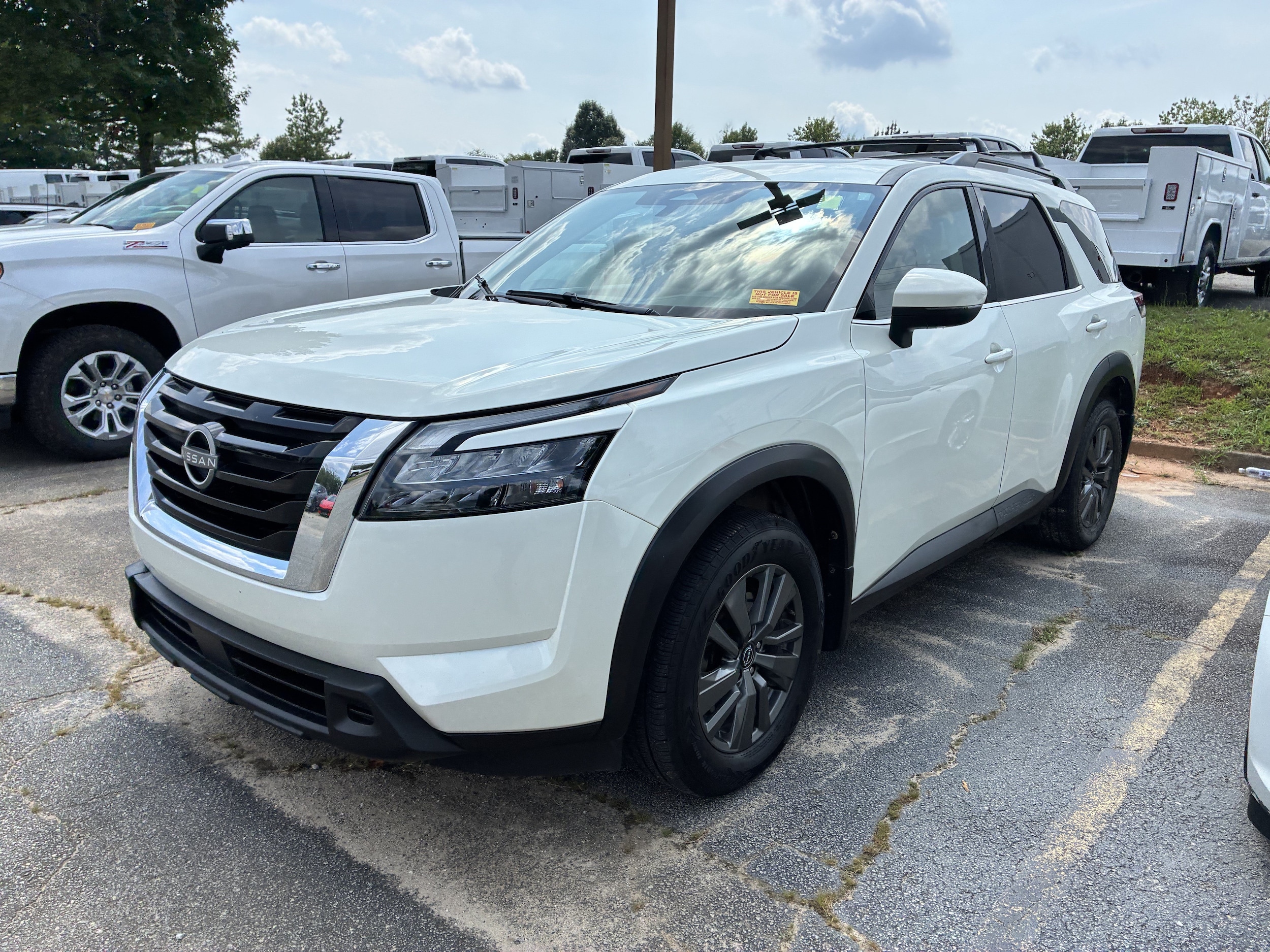 Nissan Pathfinder SV
