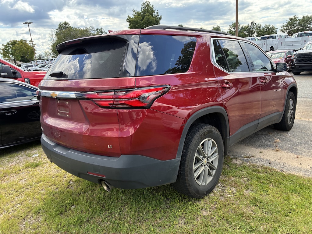 Used 2023 Chevrolet Traverse LT Cloth SUV