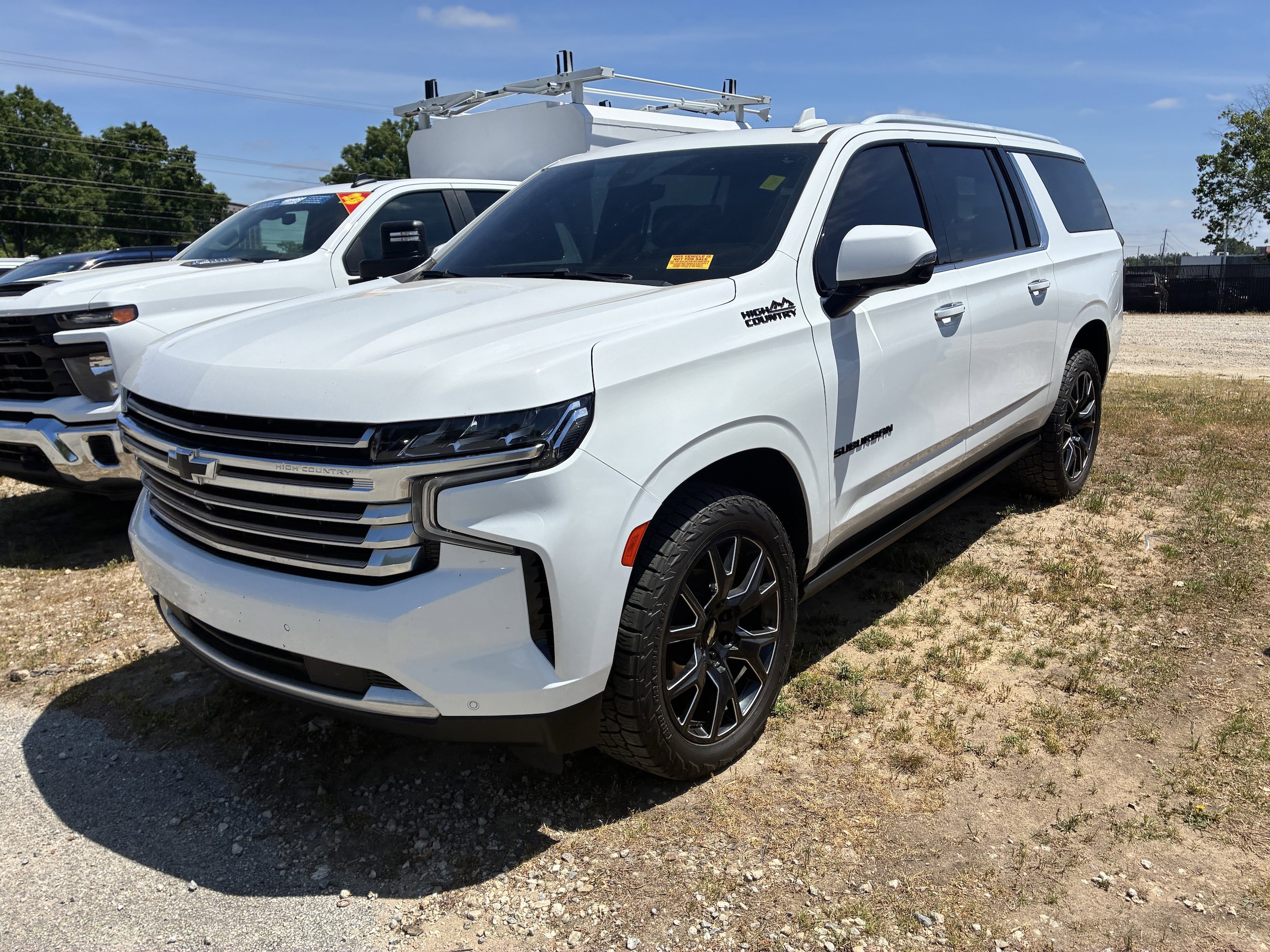 2021 Chevrolet Suburban High Country photo 2