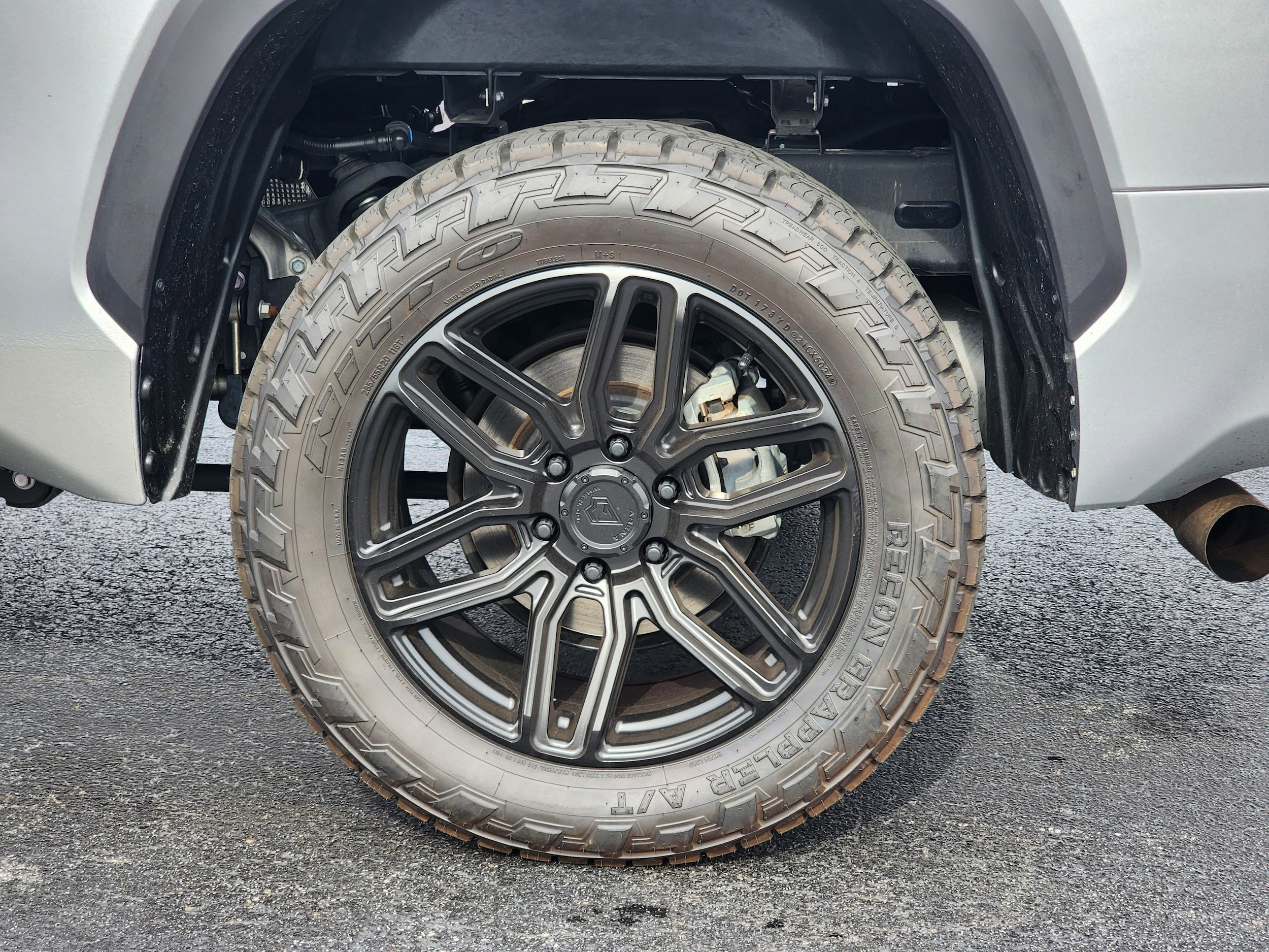 2023 Toyota Tundra 2WD SR5 photo 3