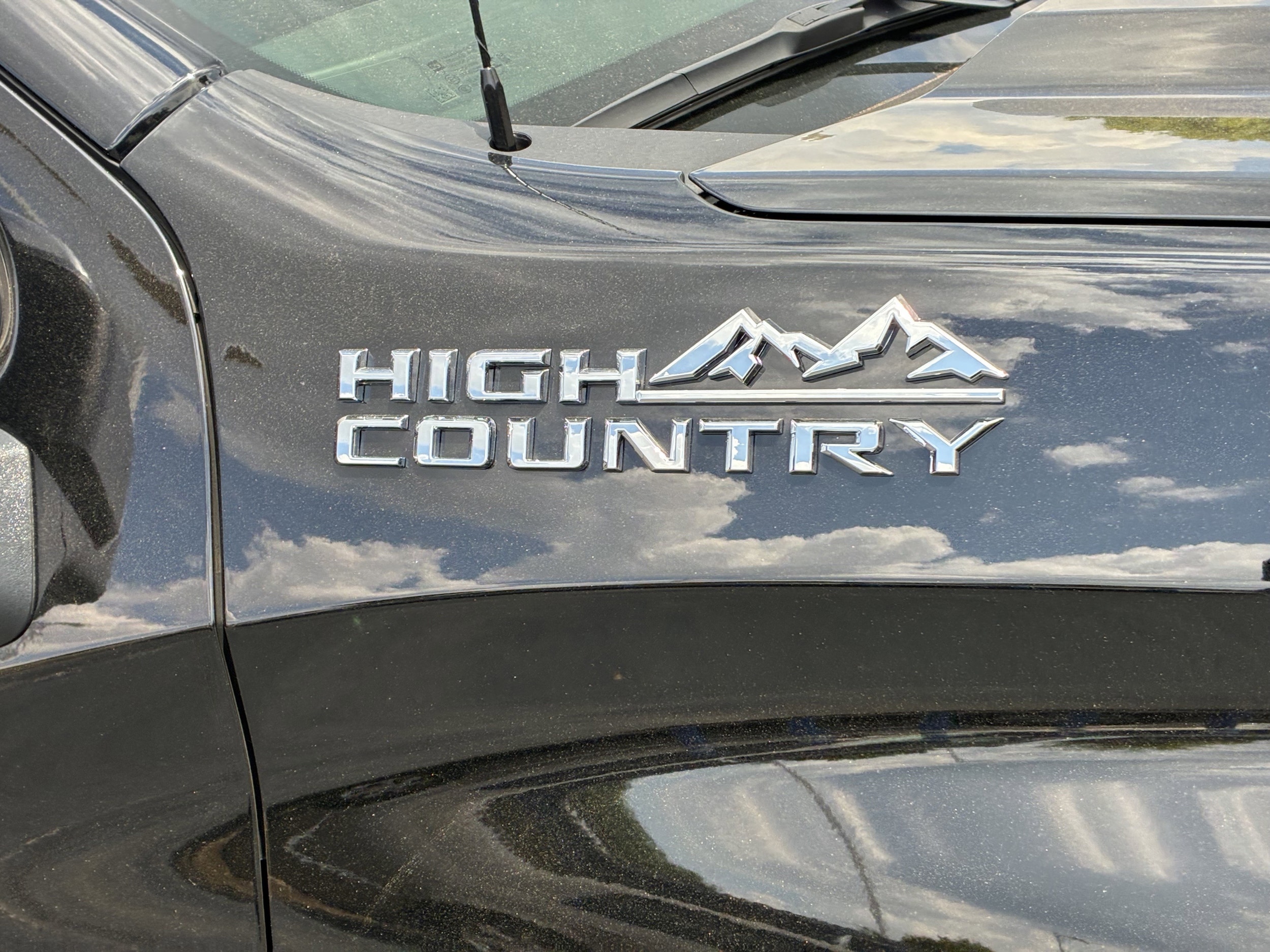 2025 Chevrolet Silverado 1500 High Country photo 6