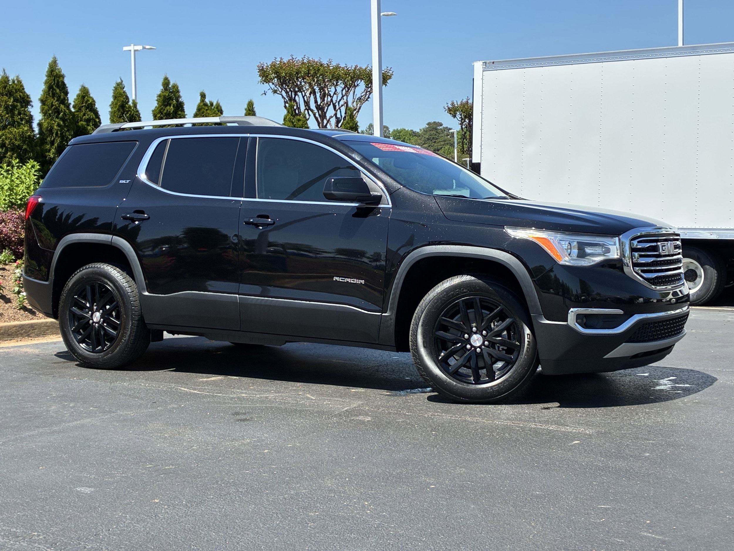 2019 GMC Acadia SLT photo 2
