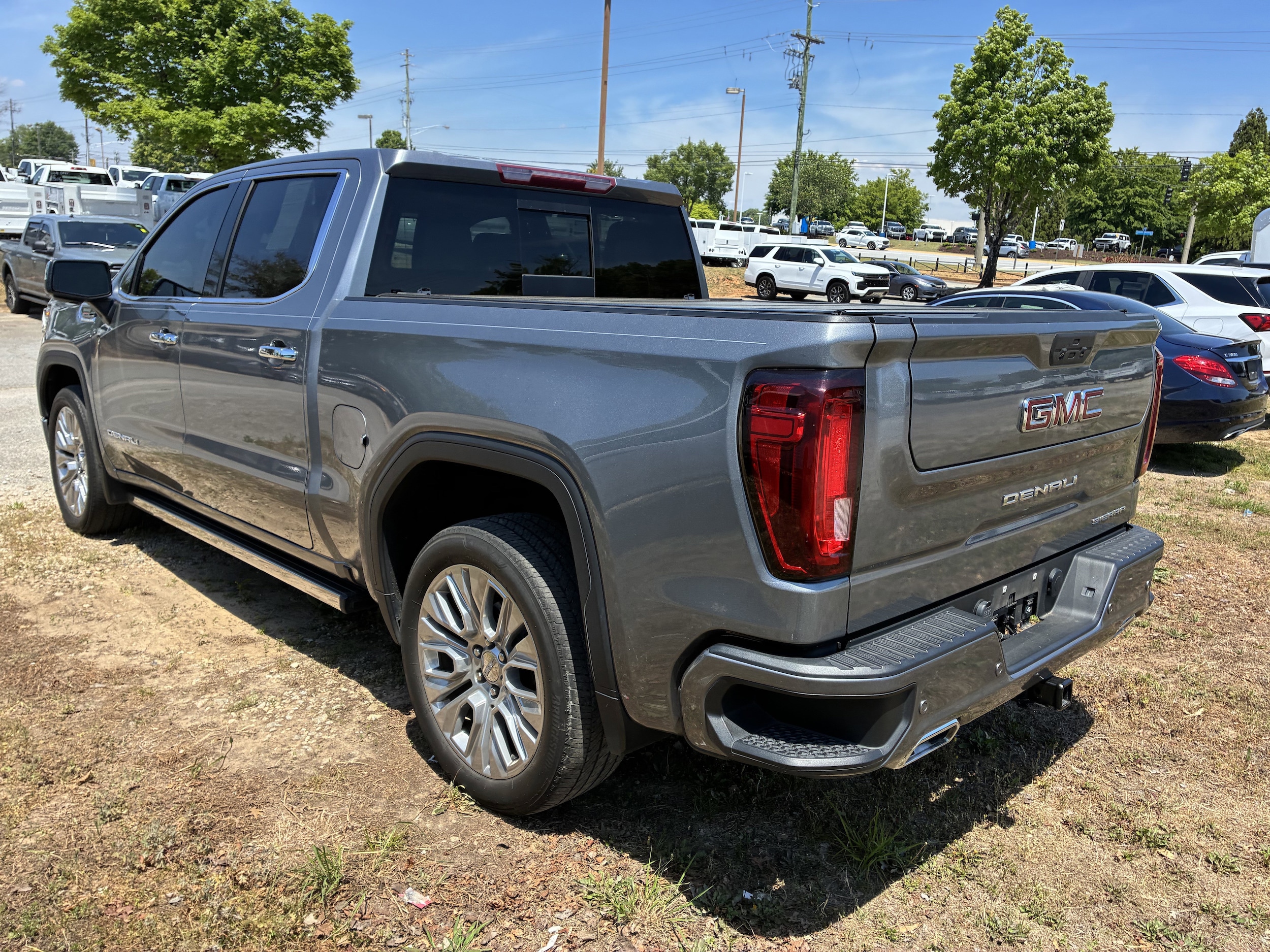 2022 GMC Sierra 1500 Limited Denali photo 6