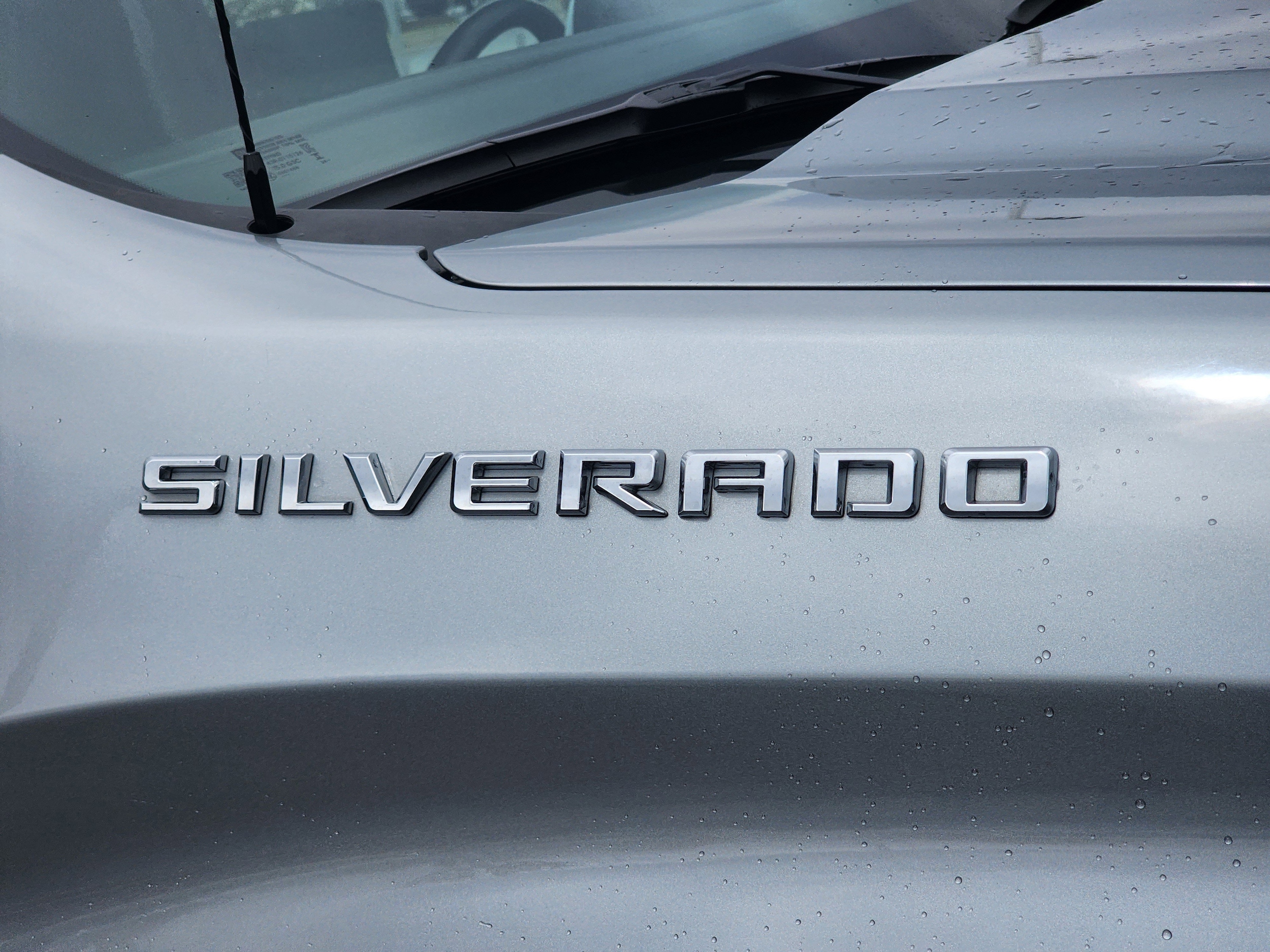 2025 Chevrolet Silverado 1500 LT photo 5