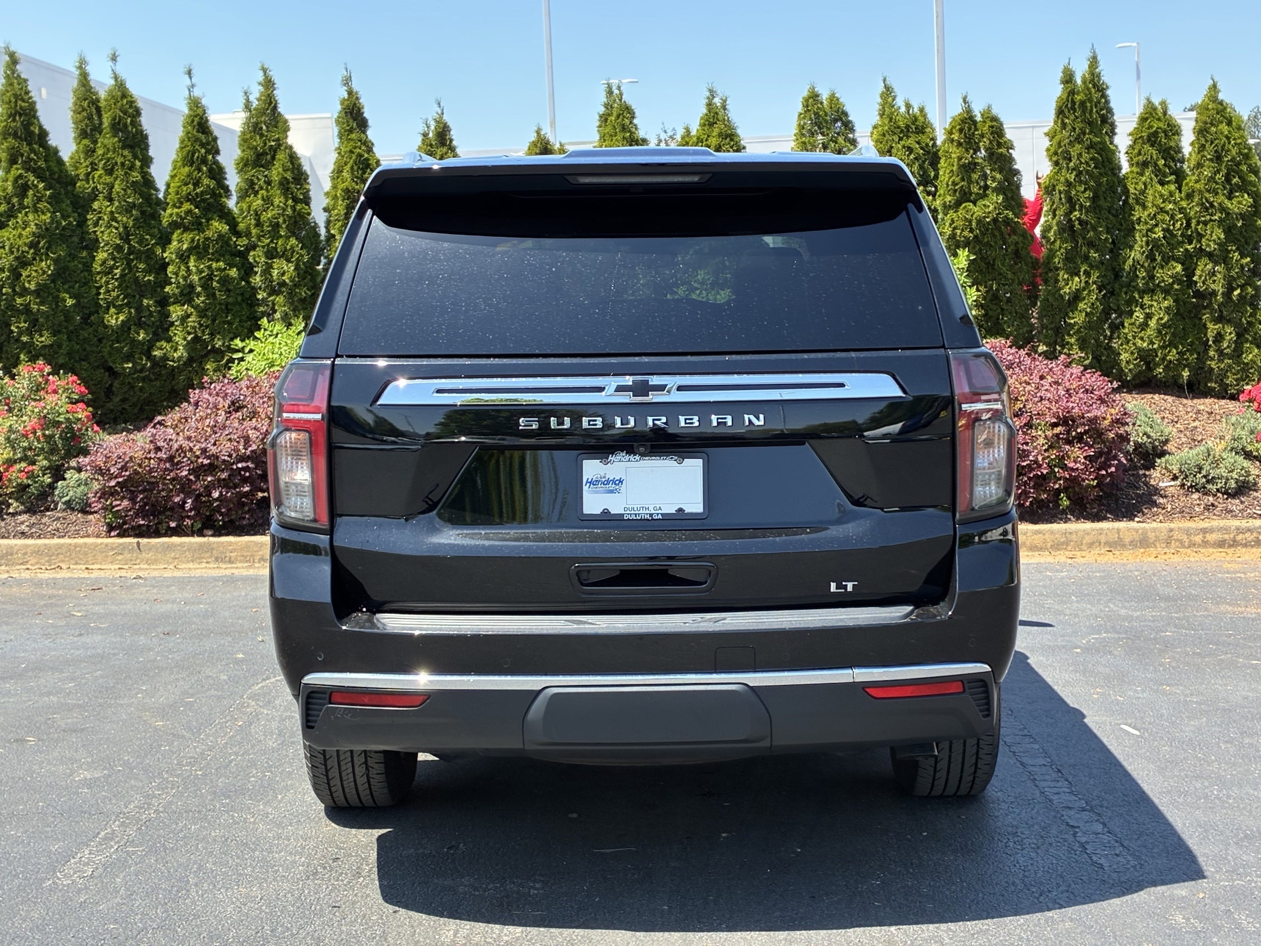 2023 Chevrolet Suburban LT photo 3