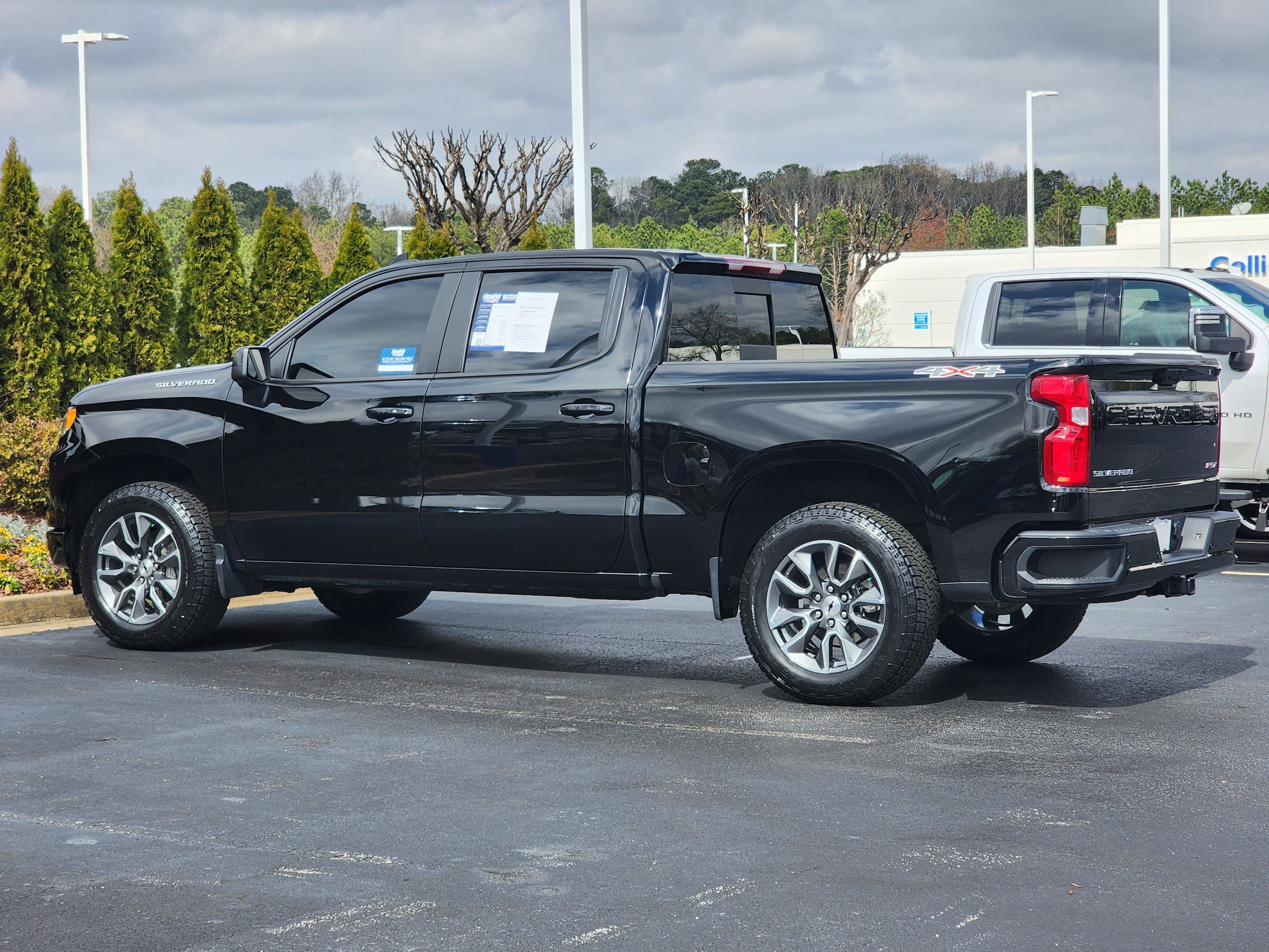 2025 Chevrolet Silverado 1500 RST photo 3