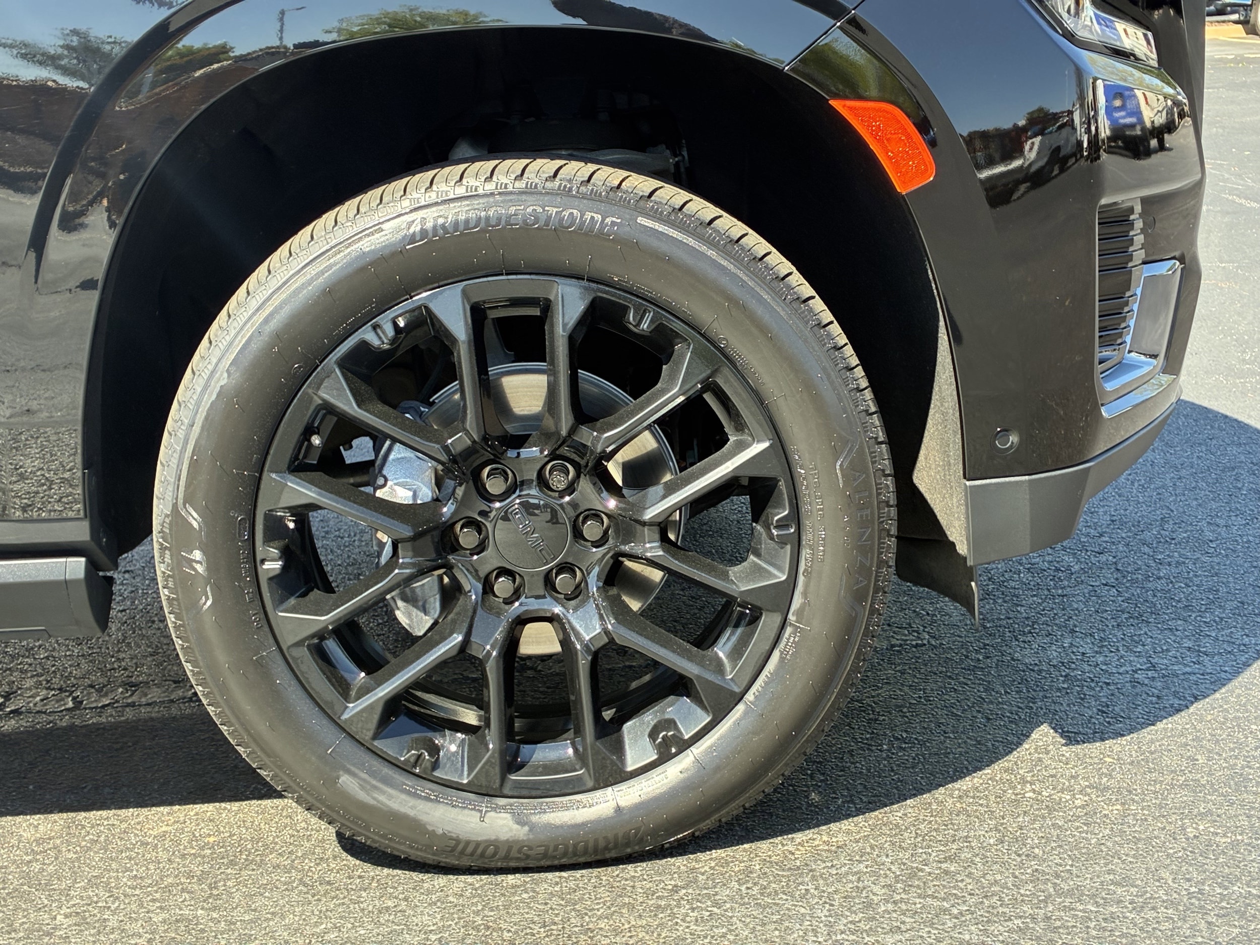 2023 GMC Yukon XL Denali Ultimate photo 4