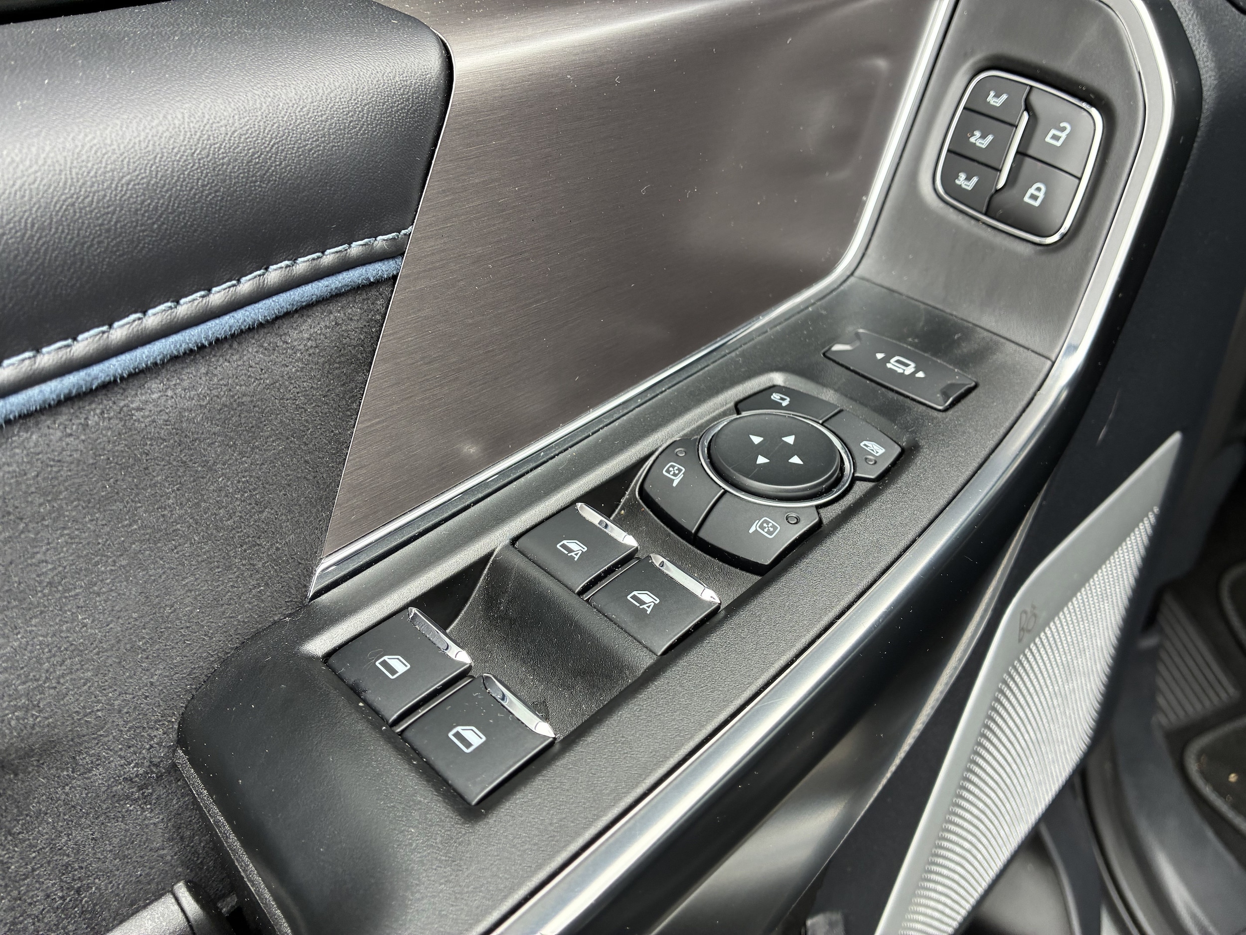 2026 Ford Super Duty F-250 SRW Platinum photo 6