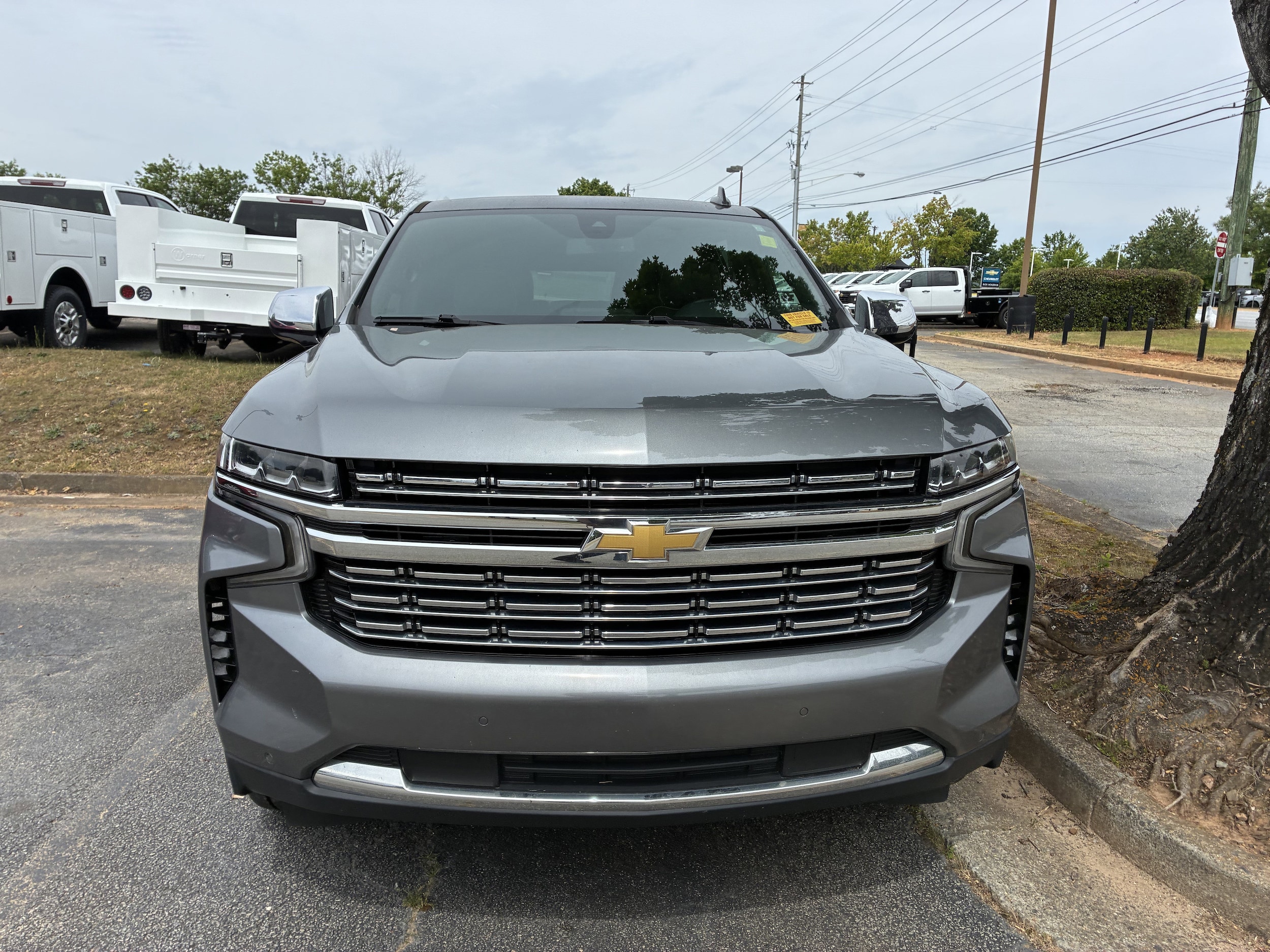 2022 Chevrolet Suburban Premier photo 2