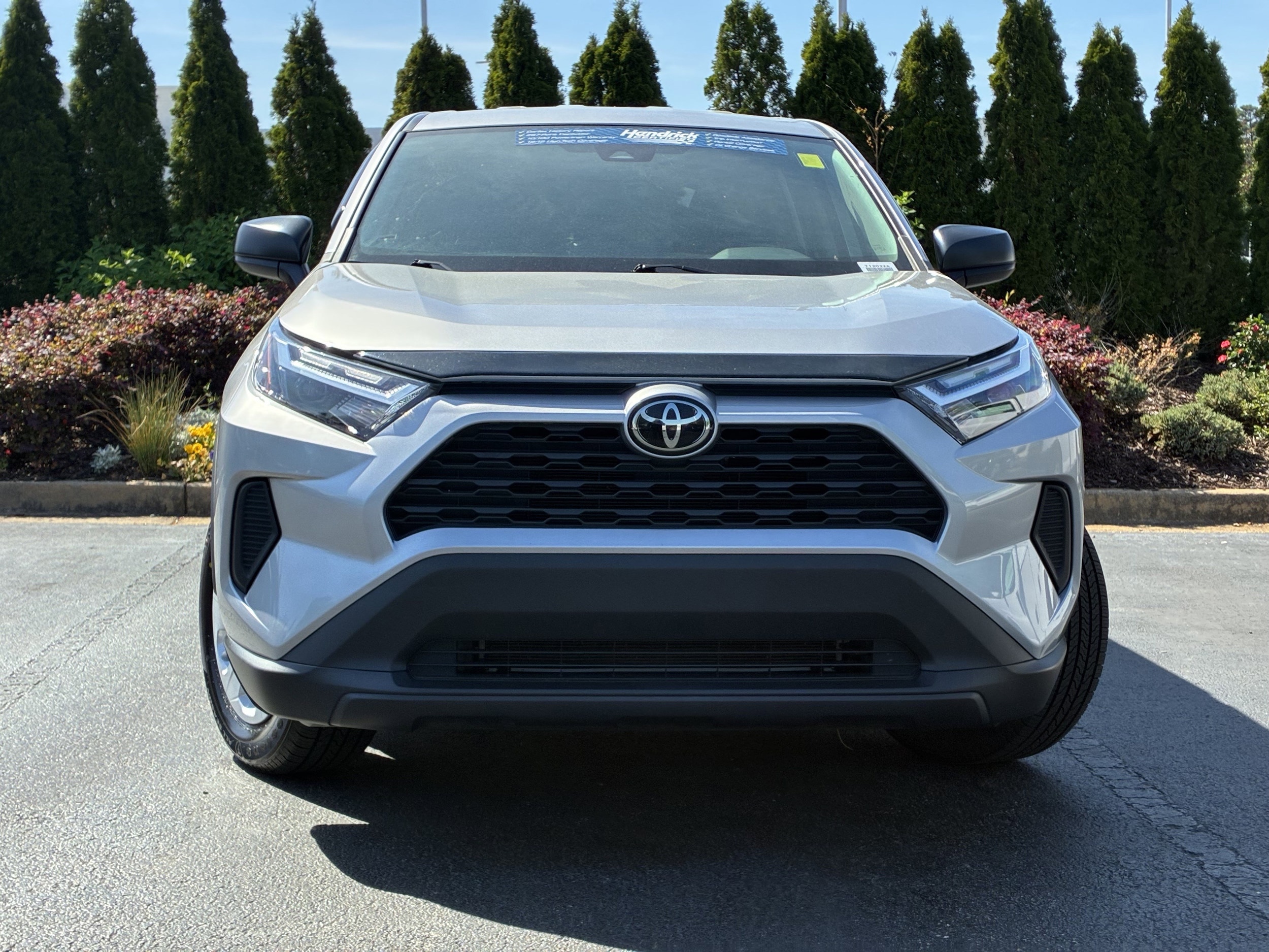 2024 Toyota RAV4 LE photo 4