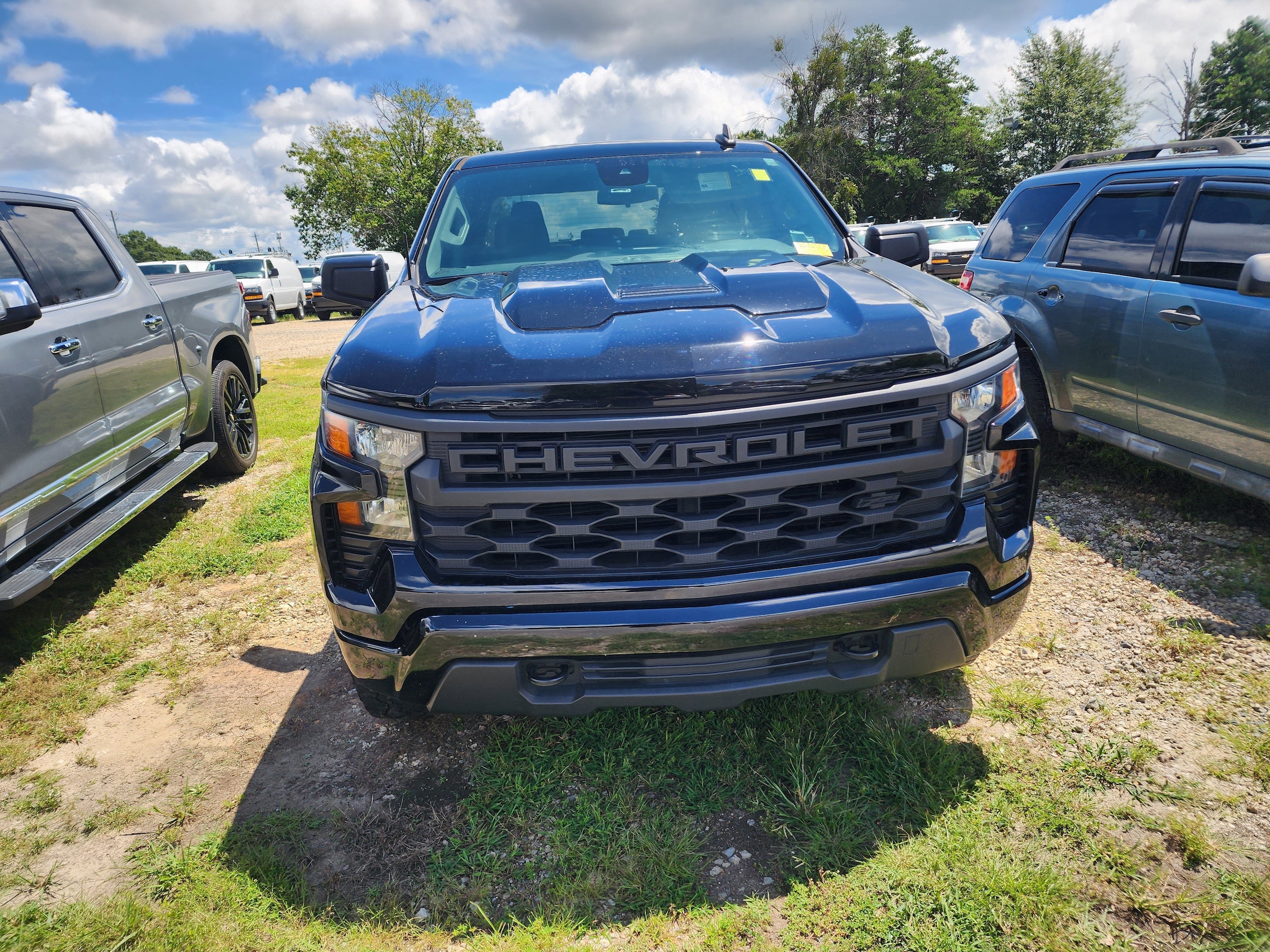 2022 Chevrolet Silverado 1500 Custom Trail Boss