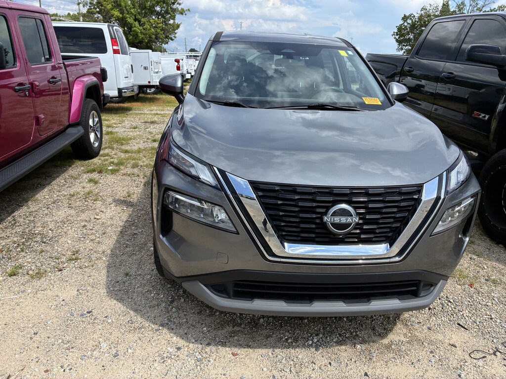 Used 2022 Nissan Rogue SV SUV