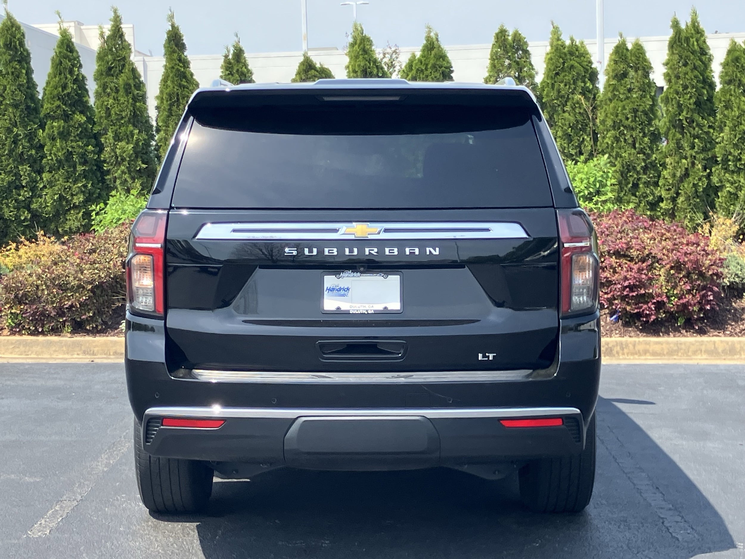 2022 Chevrolet Suburban LT photo 3