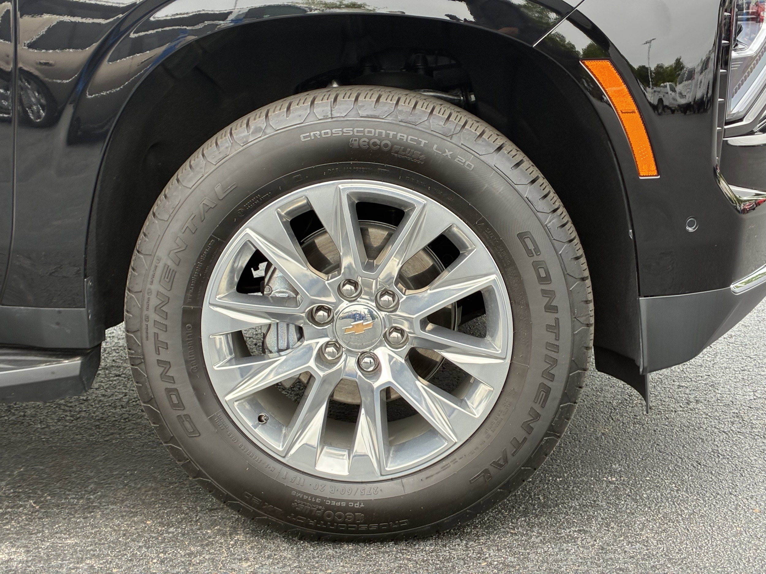 2026 Chevrolet Suburban Premier photo 4