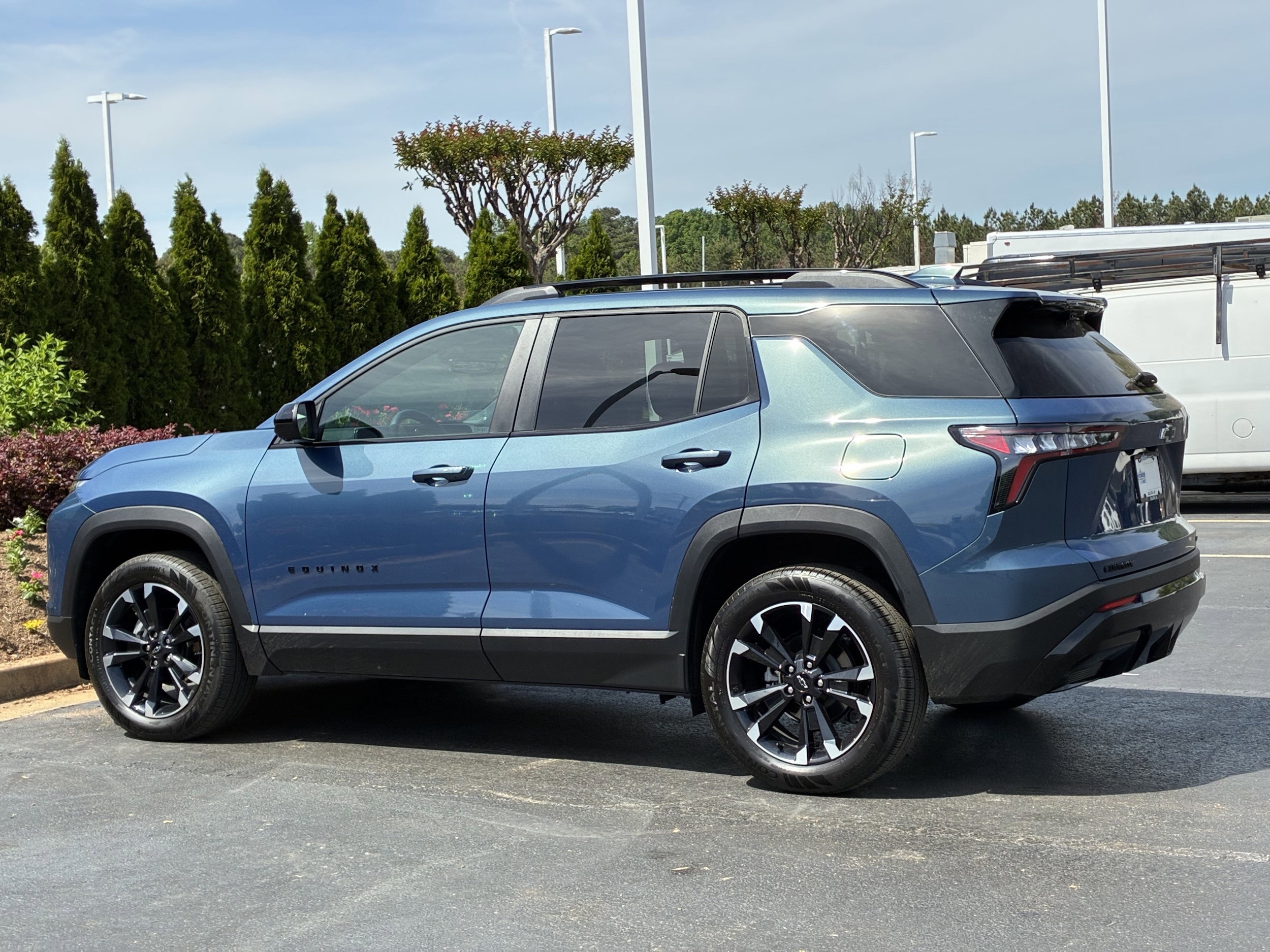 2026 Chevrolet Equinox FWD RS photo 3