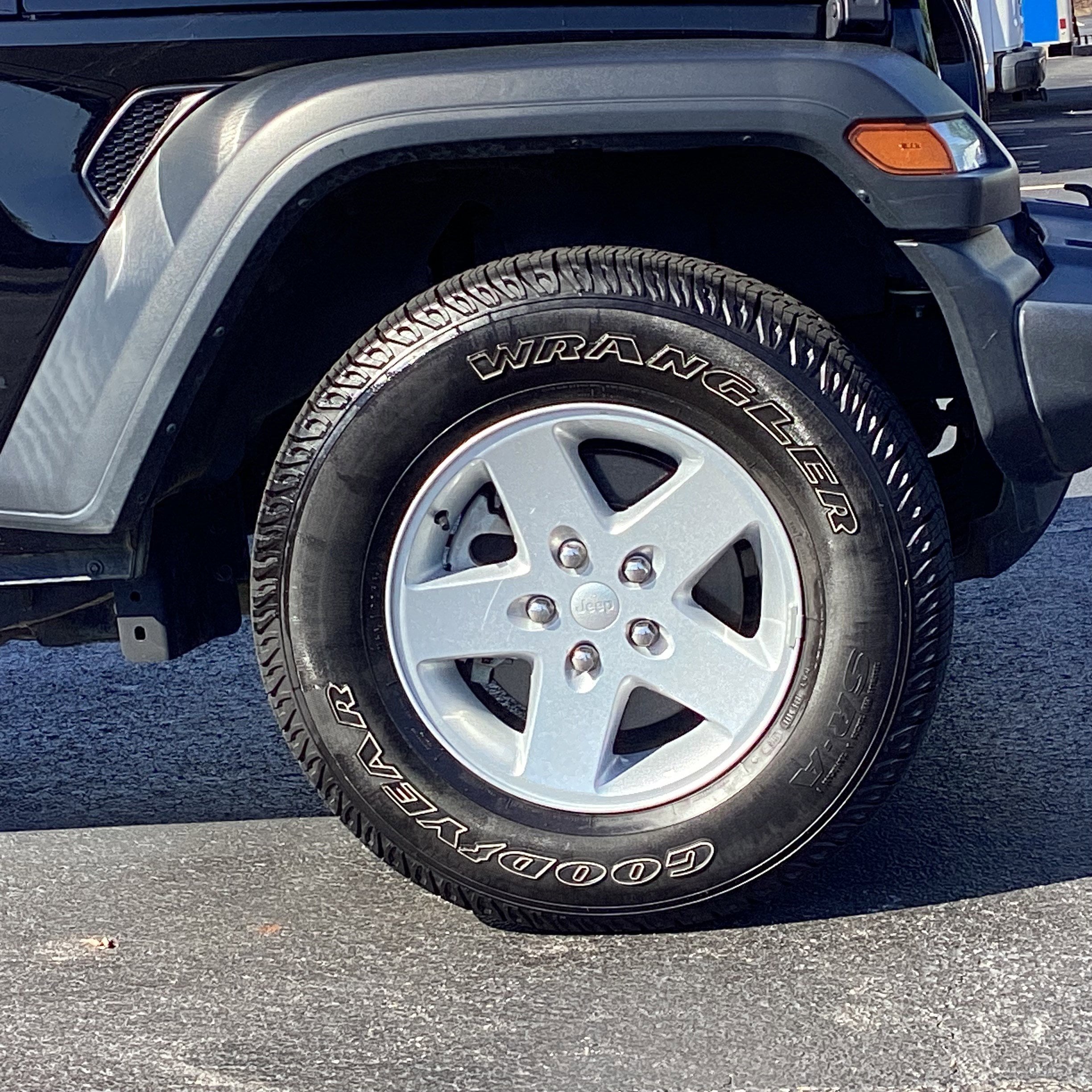 2023 Jeep Wrangler Sport Altitude photo 5