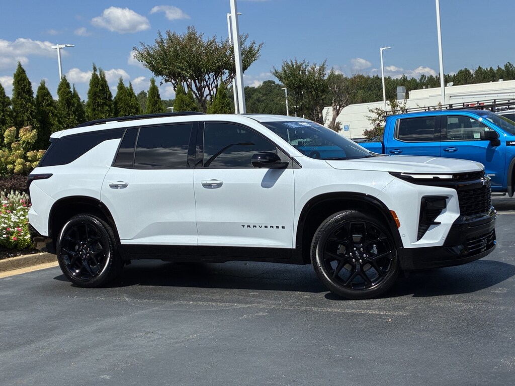 Used 2026 Chevrolet Traverse FWD RS SUV