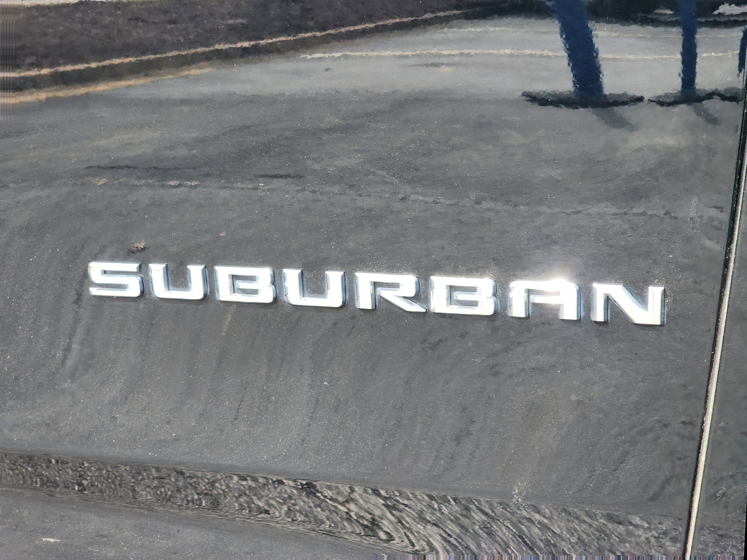 2024 Chevrolet Suburban LT photo 5