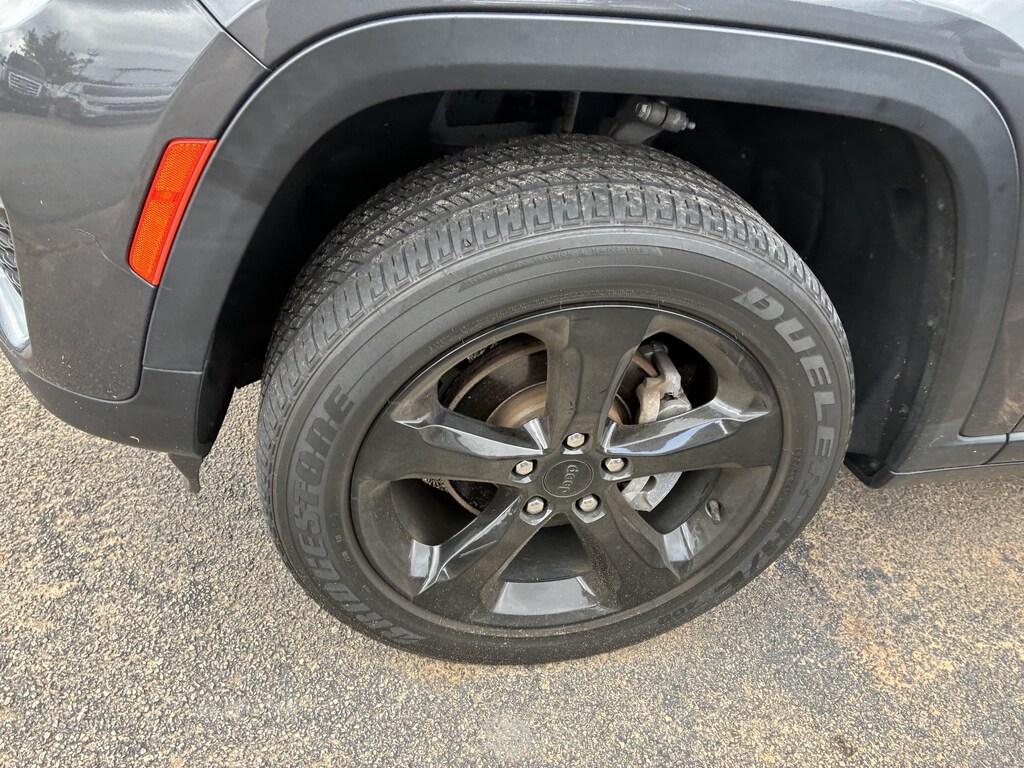 Used 2023 Jeep Grand Cherokee Altitude SUV