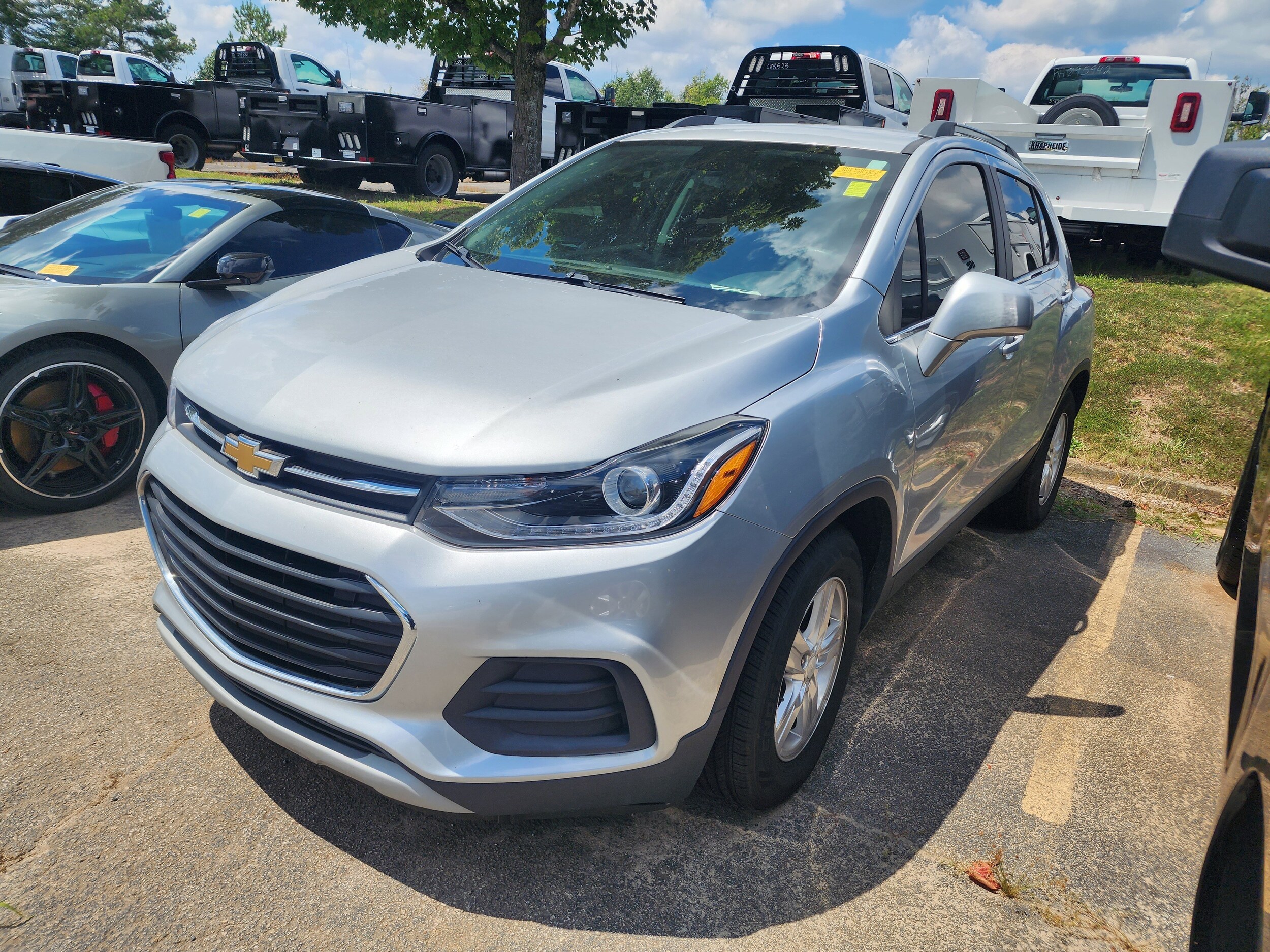 2020 Chevrolet Trax LT photo 2