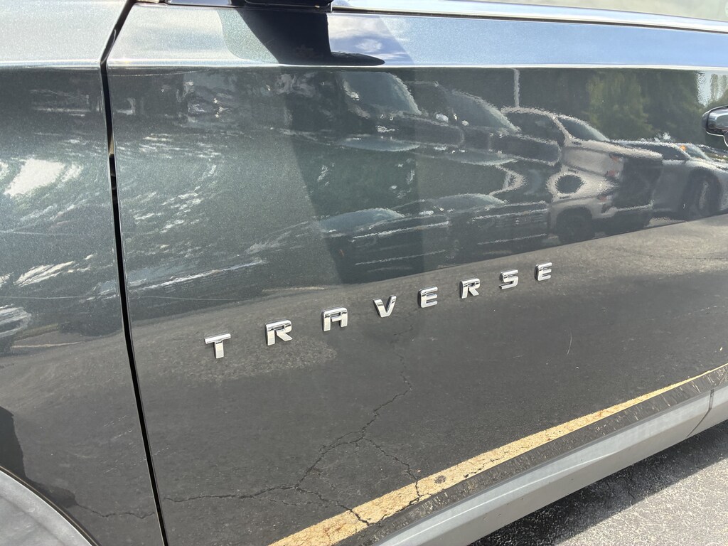 Used 2019 Chevrolet Traverse LT Cloth SUV