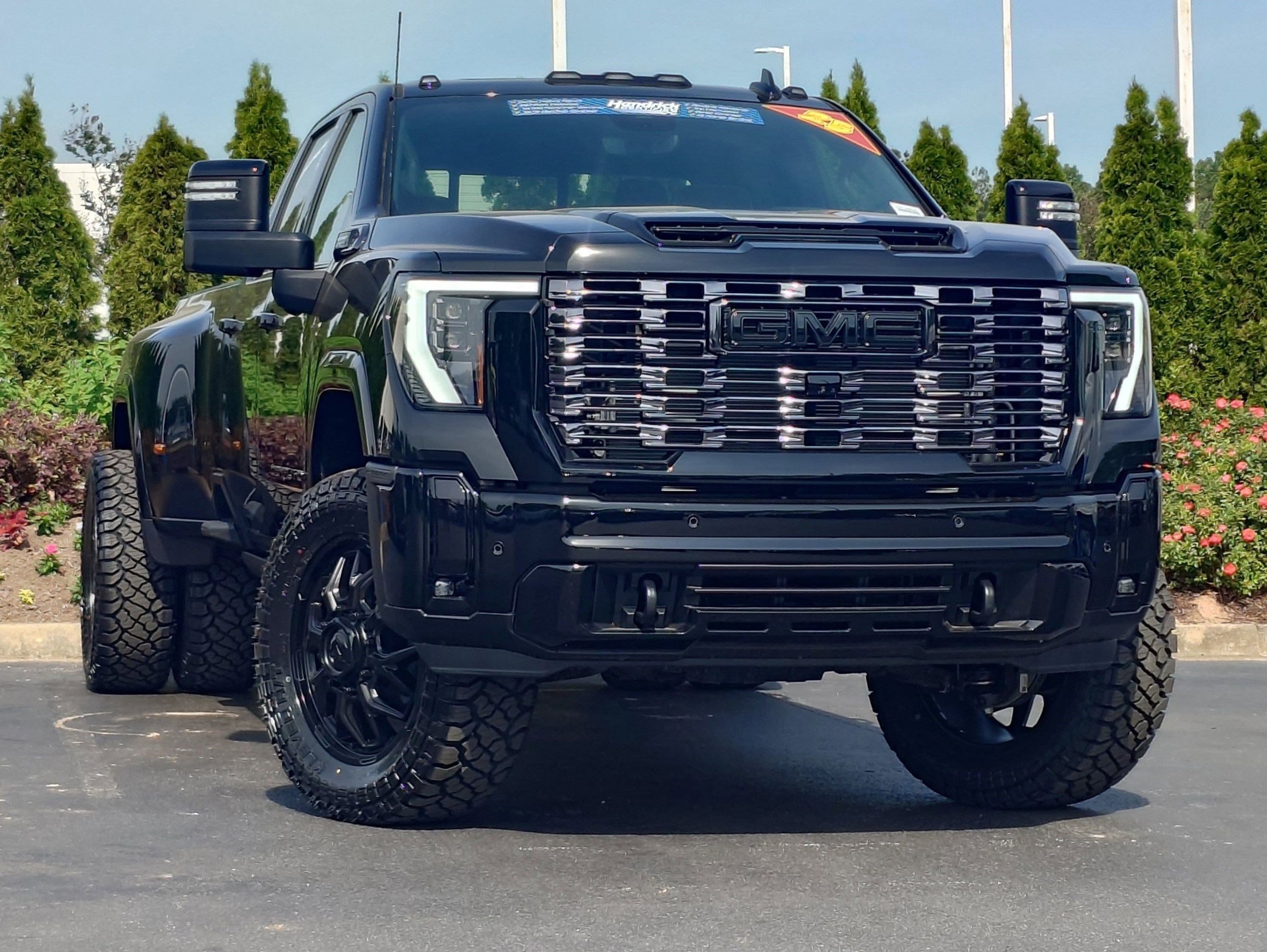 2025 GMC Sierra 3500HD Denali Ultimate photo 4