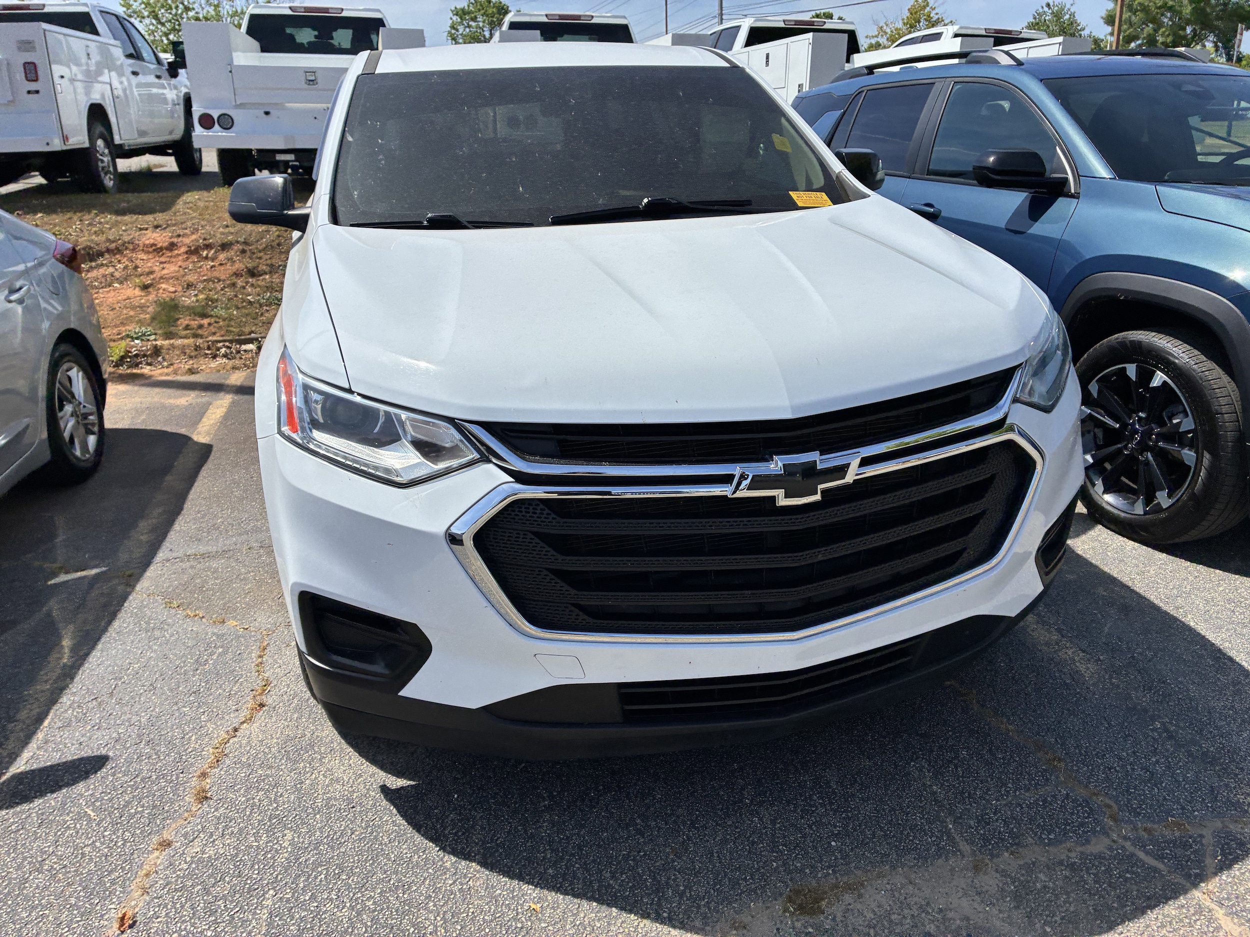 2021 Chevrolet Traverse LS photo 2